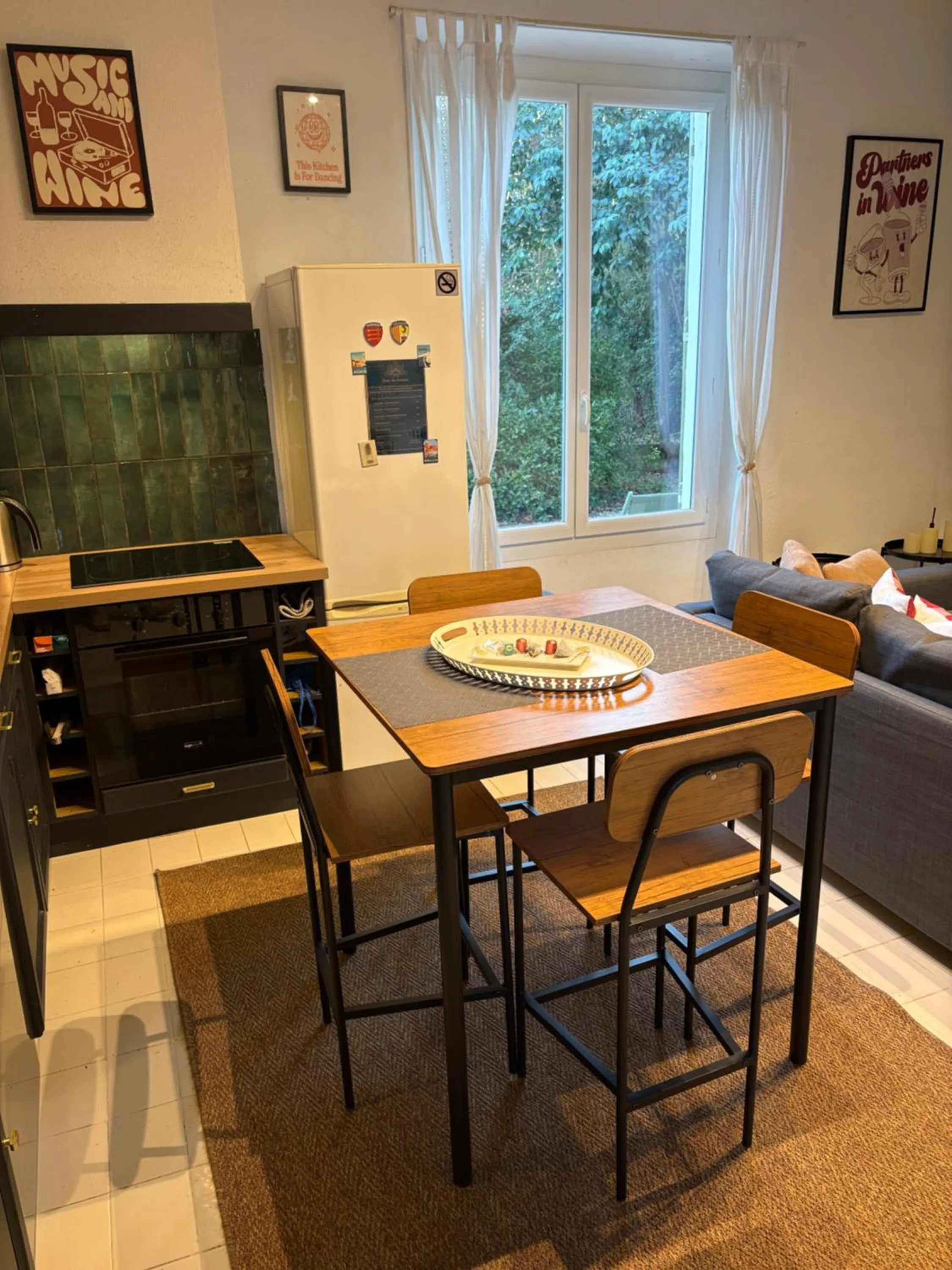 Dining area in Mas de L'isle