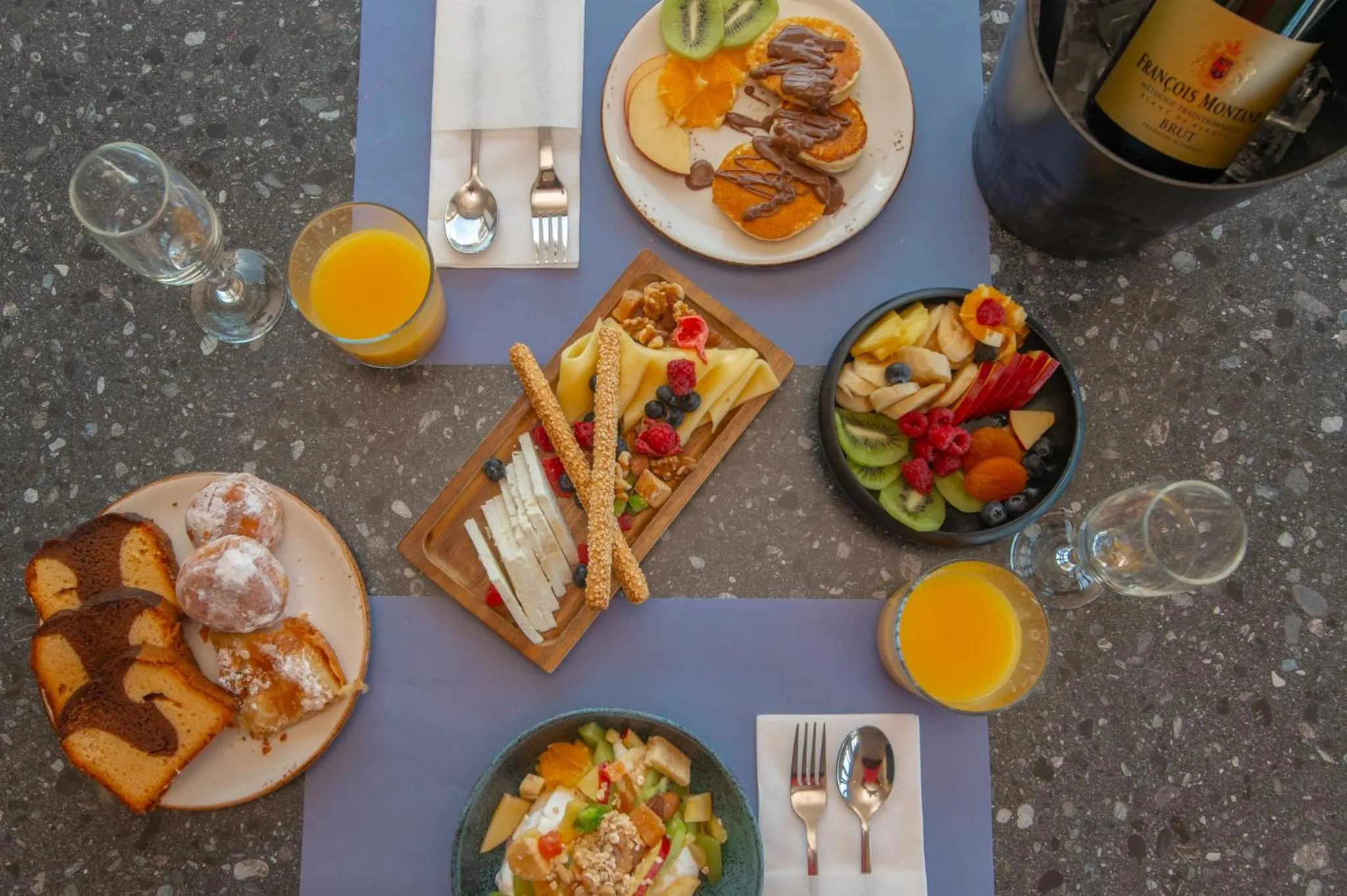 Breakfast in Downtown Suites by Athens Tower