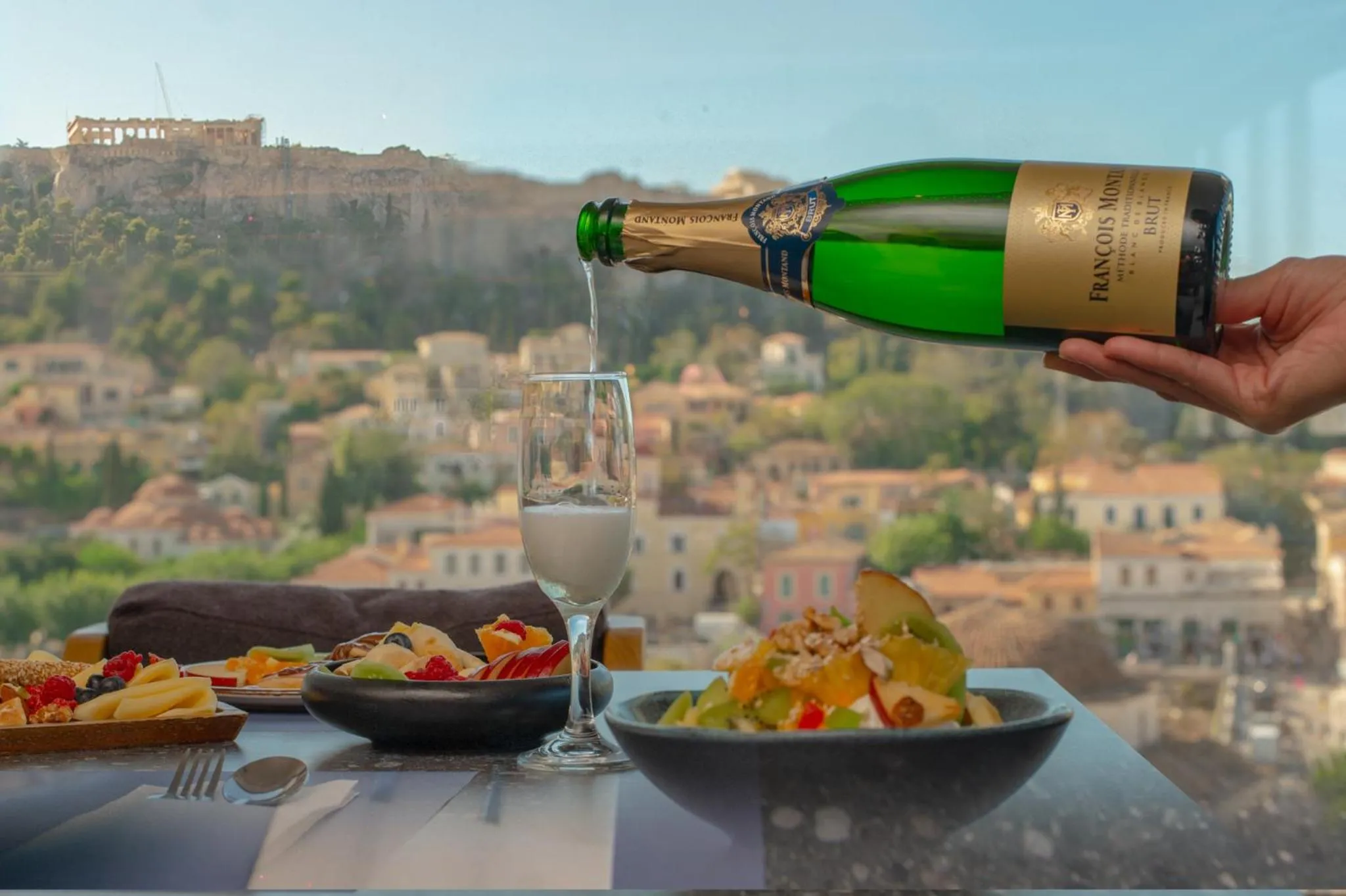 Breakfast in Downtown Suites by Athens Tower