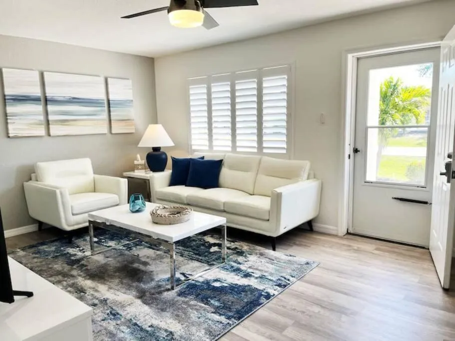 Modern Apartment - 3 of 4