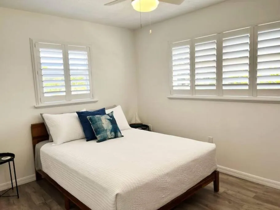 Bed in Modern Apartment - 3 of 4