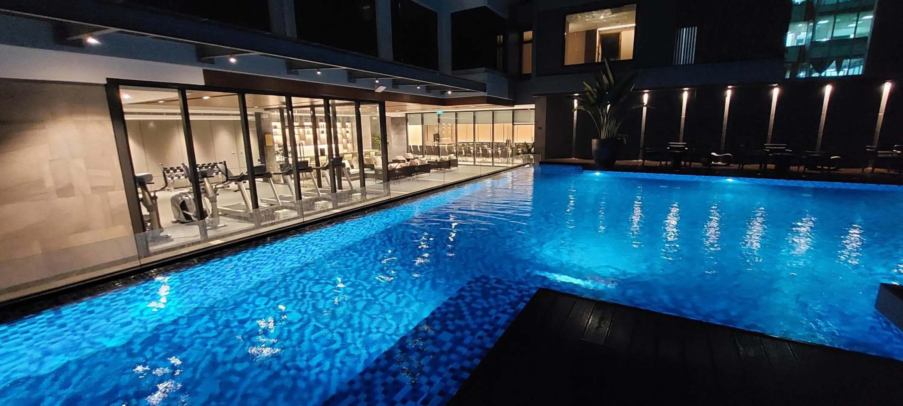 Swimming pool in Bayprime Hotel