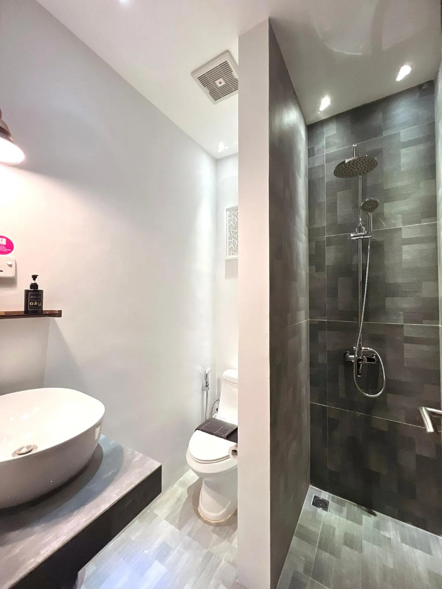 oxy suites G-03 at Shop House Meisterstadt Pollux Habibie