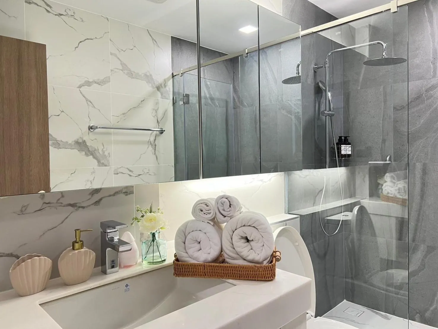 One-Bedroom Apartment with Balcony in Astra Sky River Chiang Mai