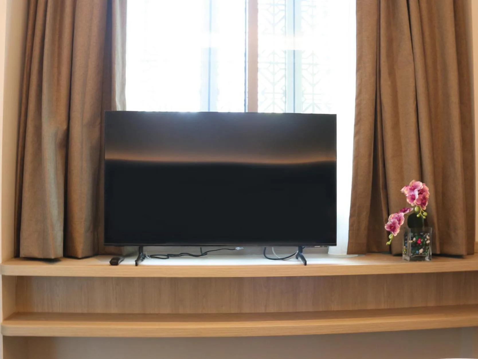 TV and multimedia in Aqueen Prestige Hotel Jalan Besar