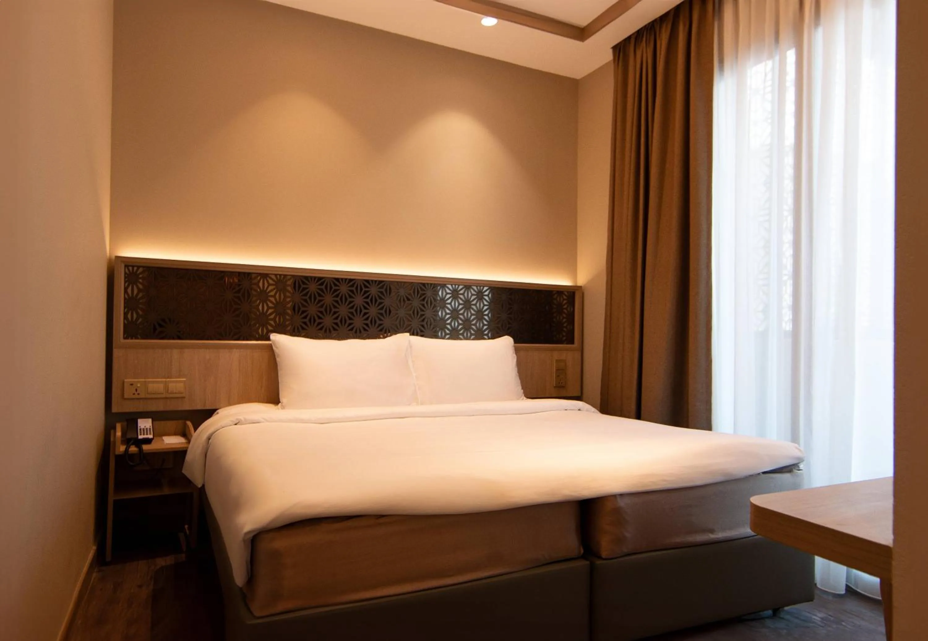 Bedroom, Bed in Aqueen Prestige Hotel Jalan Besar