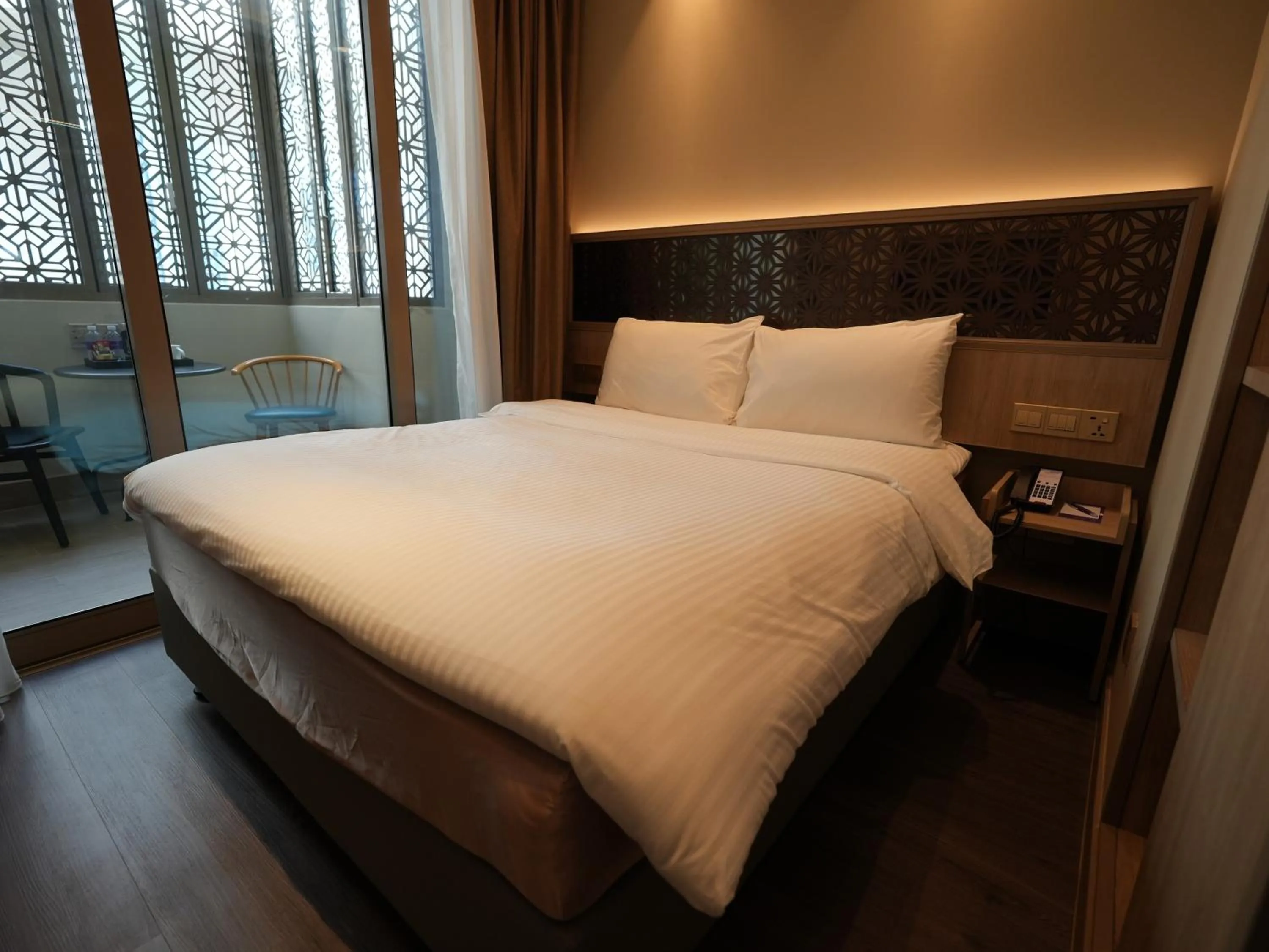 Bedroom, Bed in Aqueen Prestige Hotel Jalan Besar