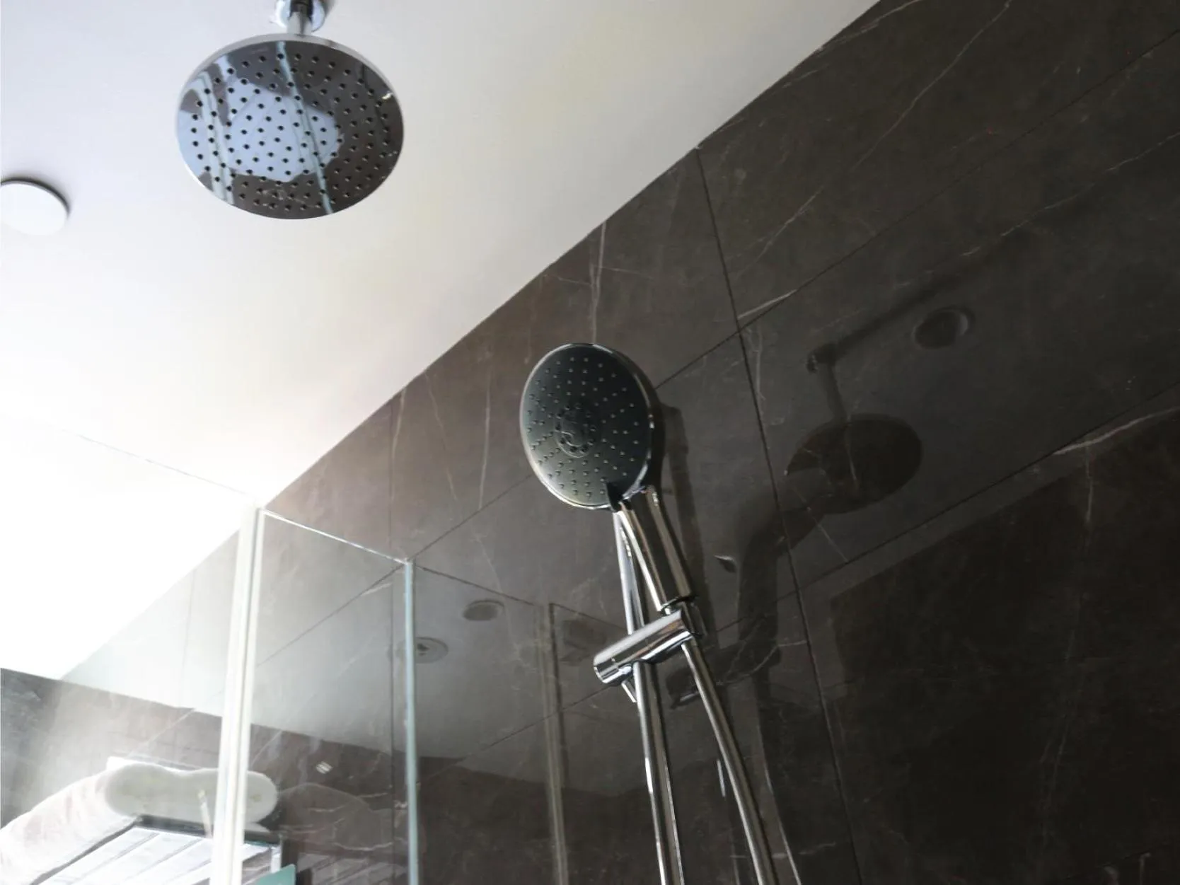 Bathroom in Aqueen Prestige Hotel Jalan Besar