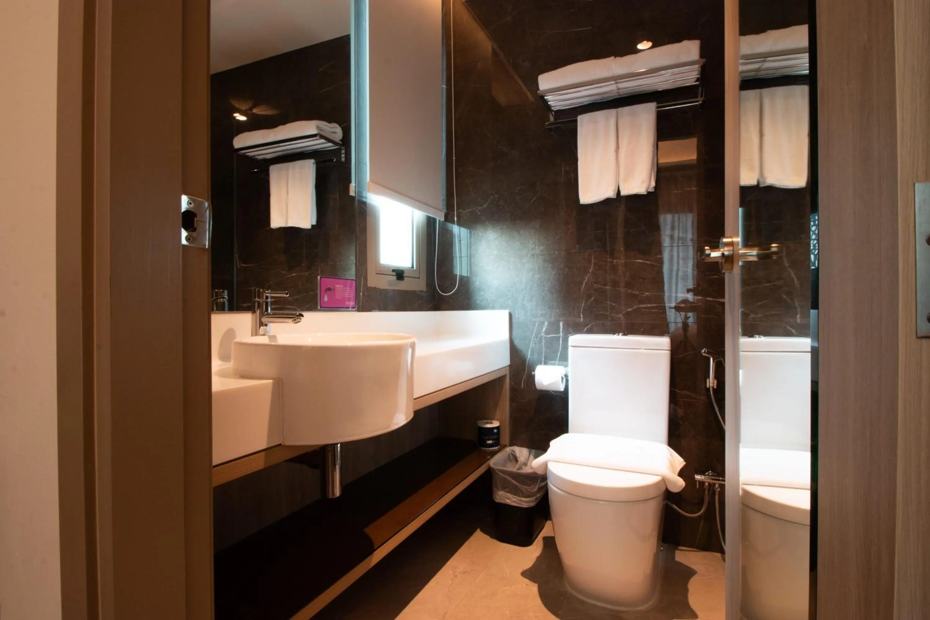 Bathroom in Aqueen Prestige Hotel Jalan Besar