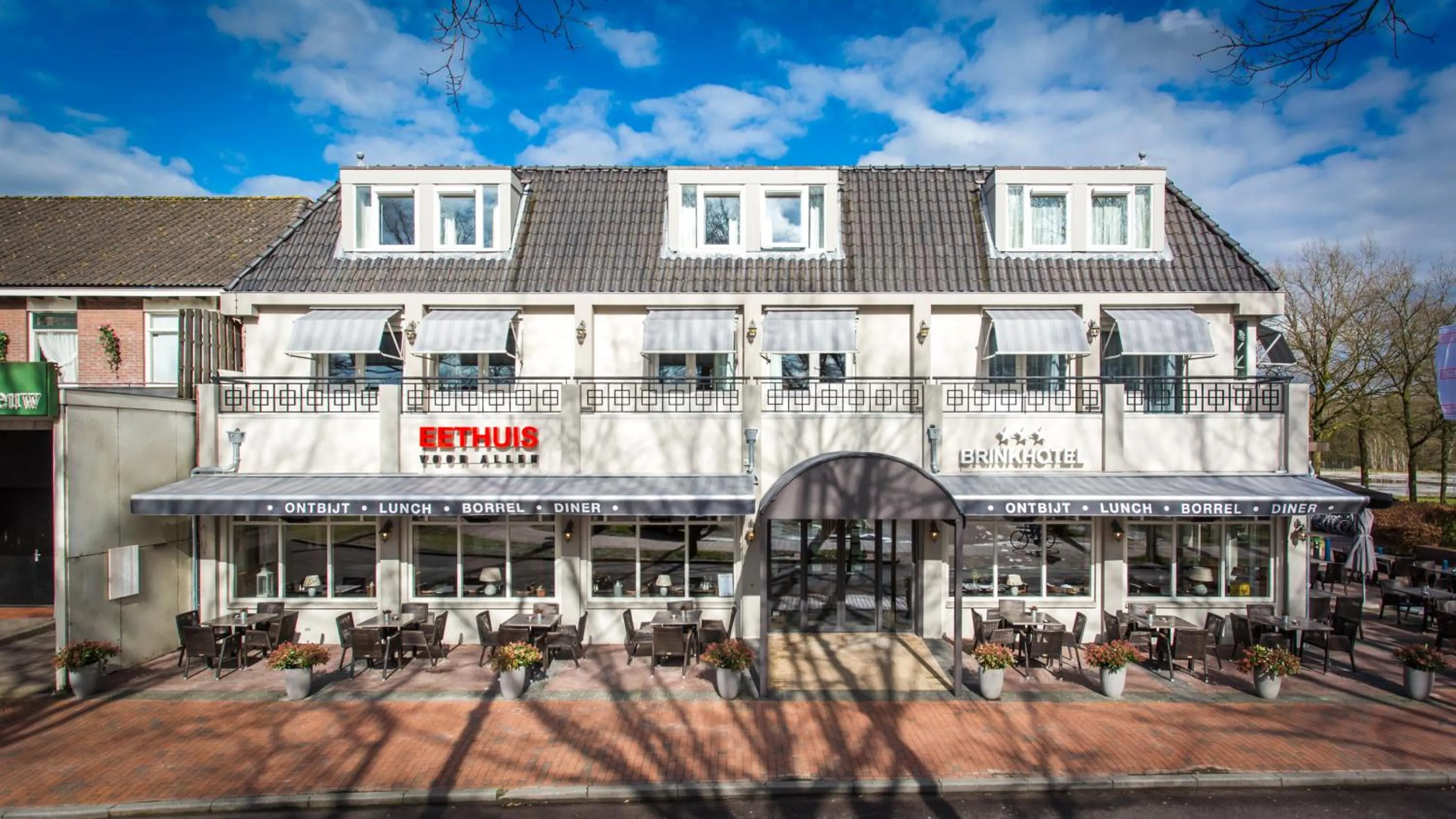 Property building in Brinkhotel