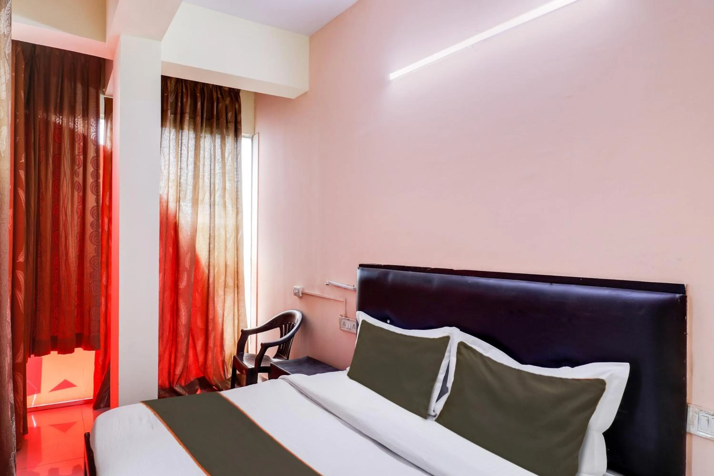 Bedroom, Bed in Hotel O Royal Galaxy