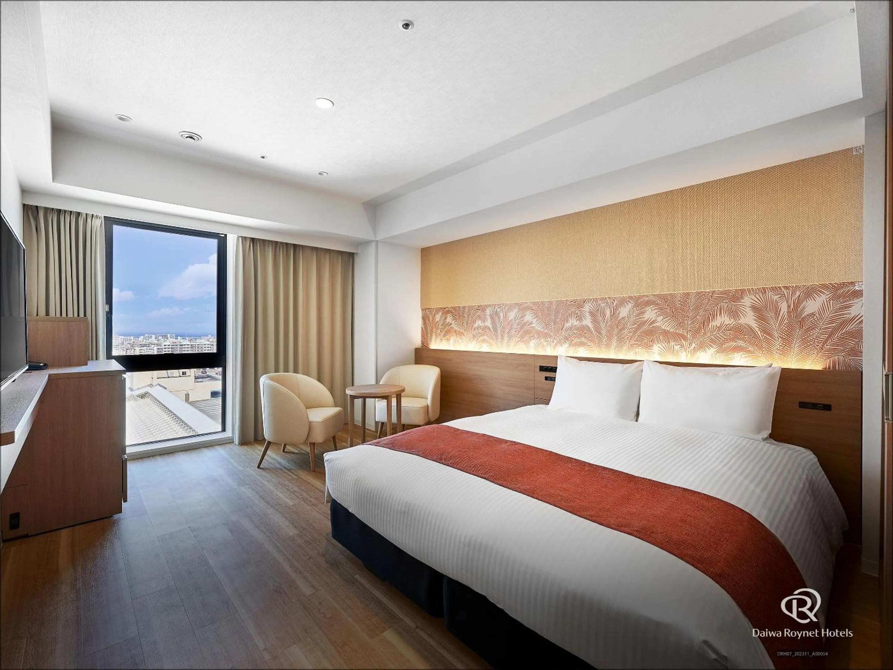 Photo of the whole room, Bed in Daiwa Roynet Hotel NAHA-OMOROMACHI PREMIER