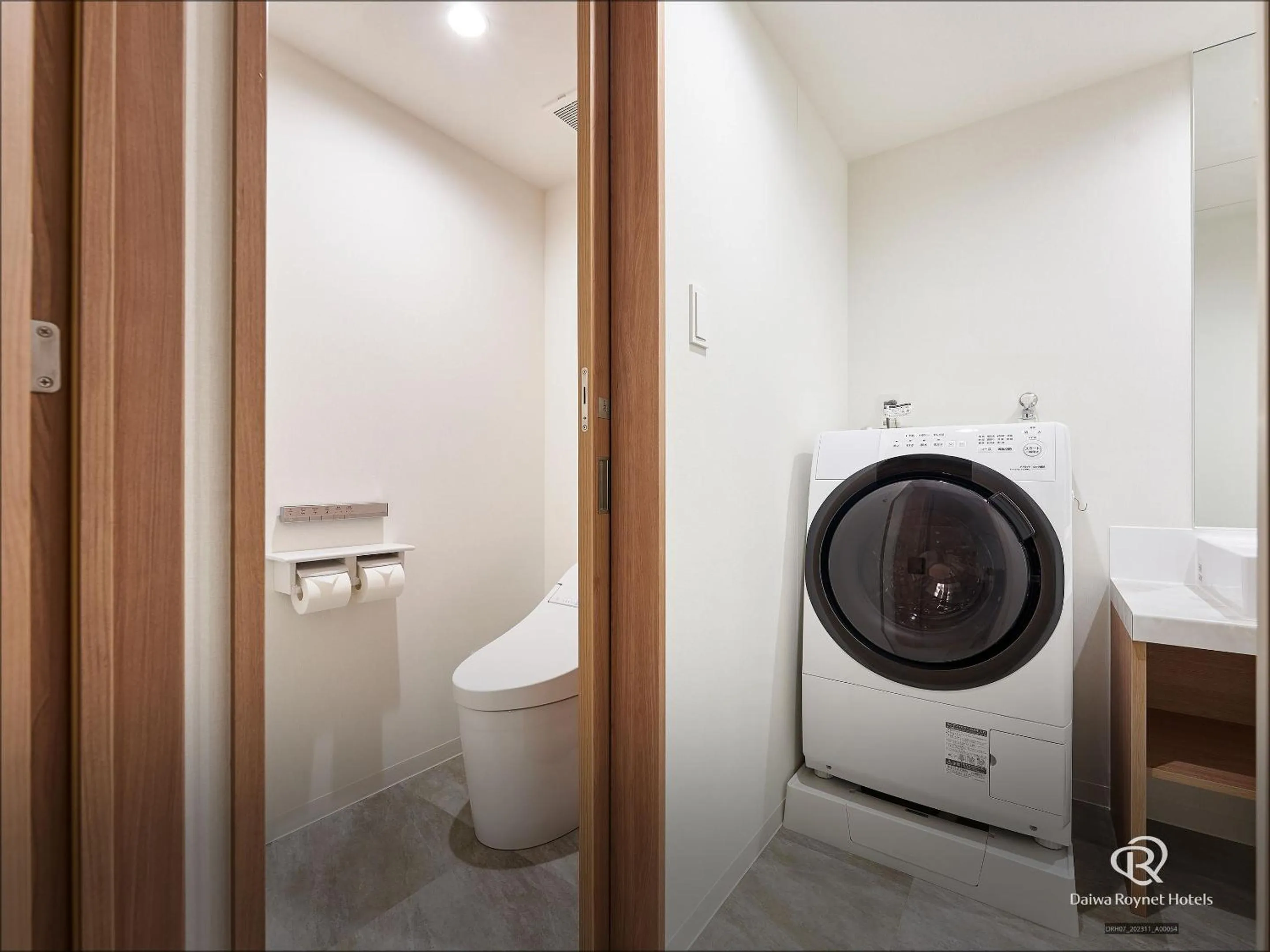 washing machine in Daiwa Roynet Hotel NAHA-OMOROMACHI PREMIER