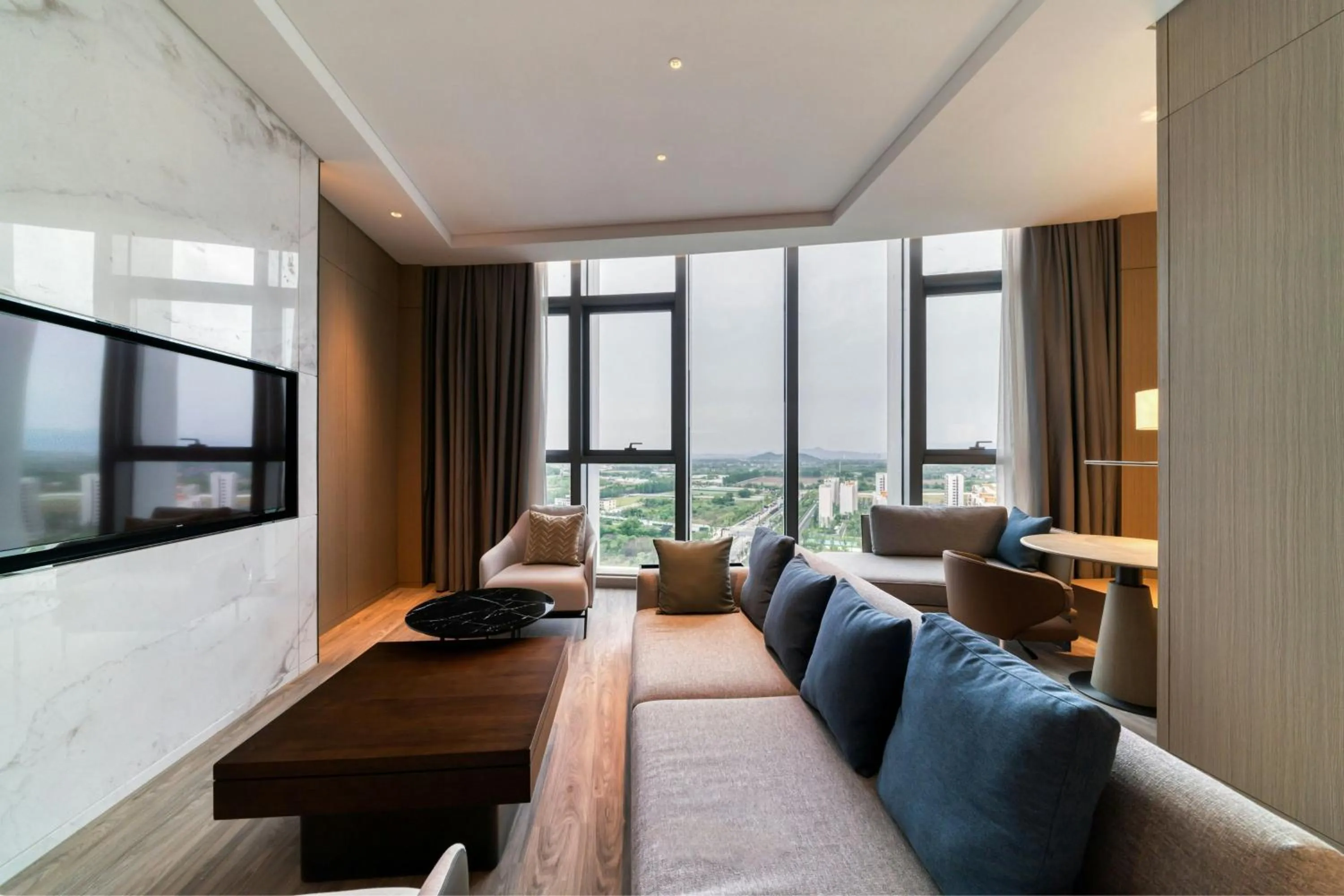 Living room in Courtyard by Marriott Hangzhou Xihu