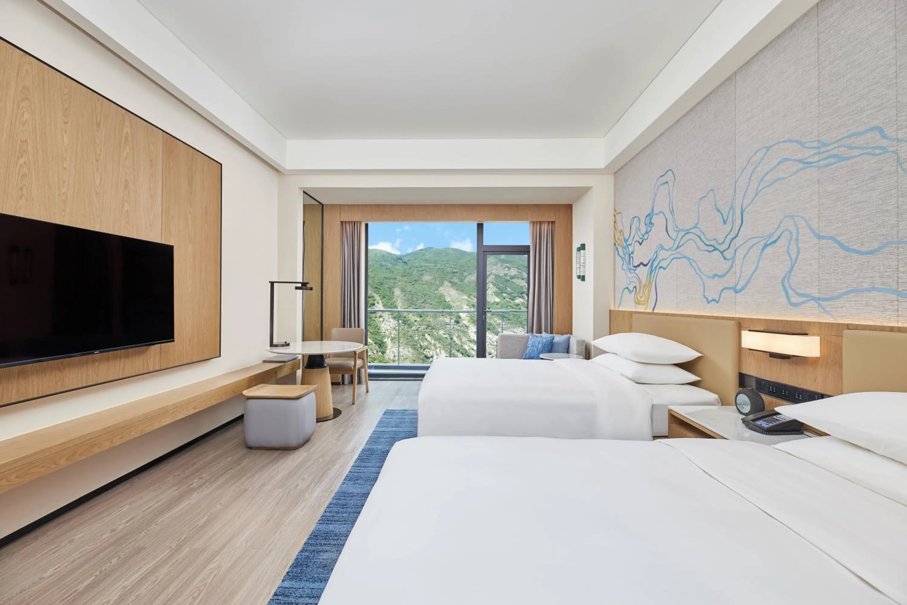 Photo of the whole room, Bed in Delta Hotels by Marriott Jiuzhaigou