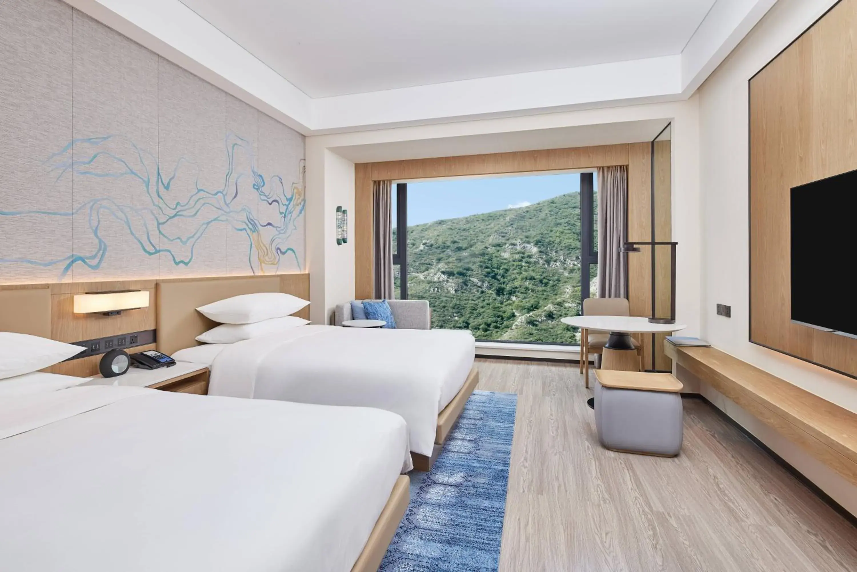 Standard Double Room with Two Double Beds and Mountain View in Delta Hotels by Marriott Jiuzhaigou Standard Double Room with Two Double Beds and Mountain View in Delta Hotels by Marriott Jiuzhaigou