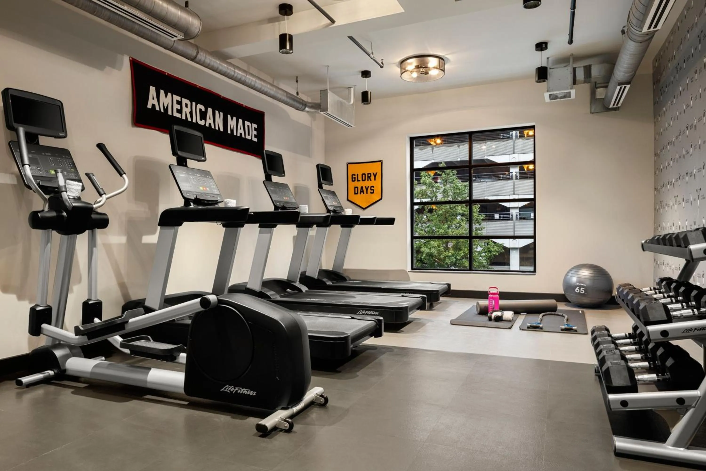 Fitness centre/facilities in Moxy Omaha Downtown