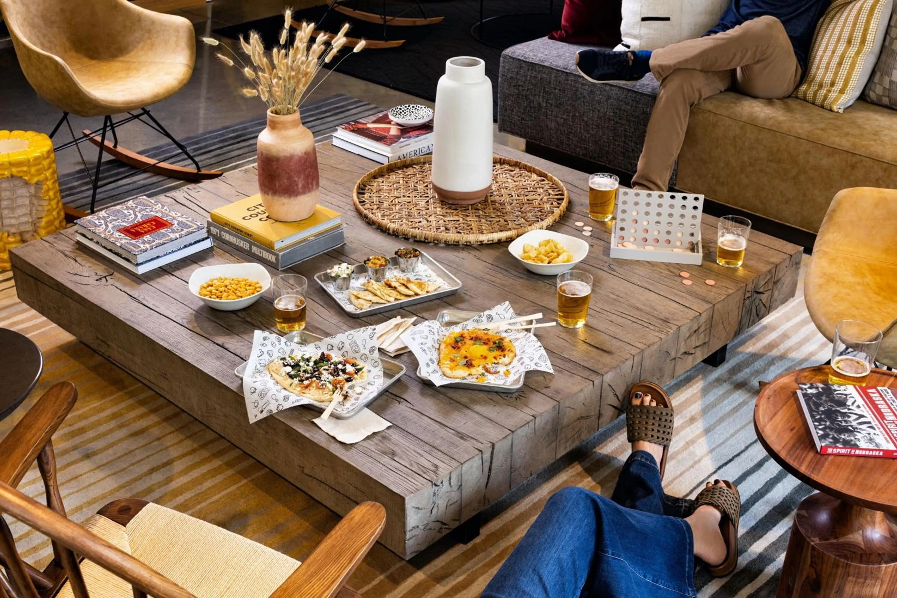 Lounge or bar in Moxy Omaha Downtown