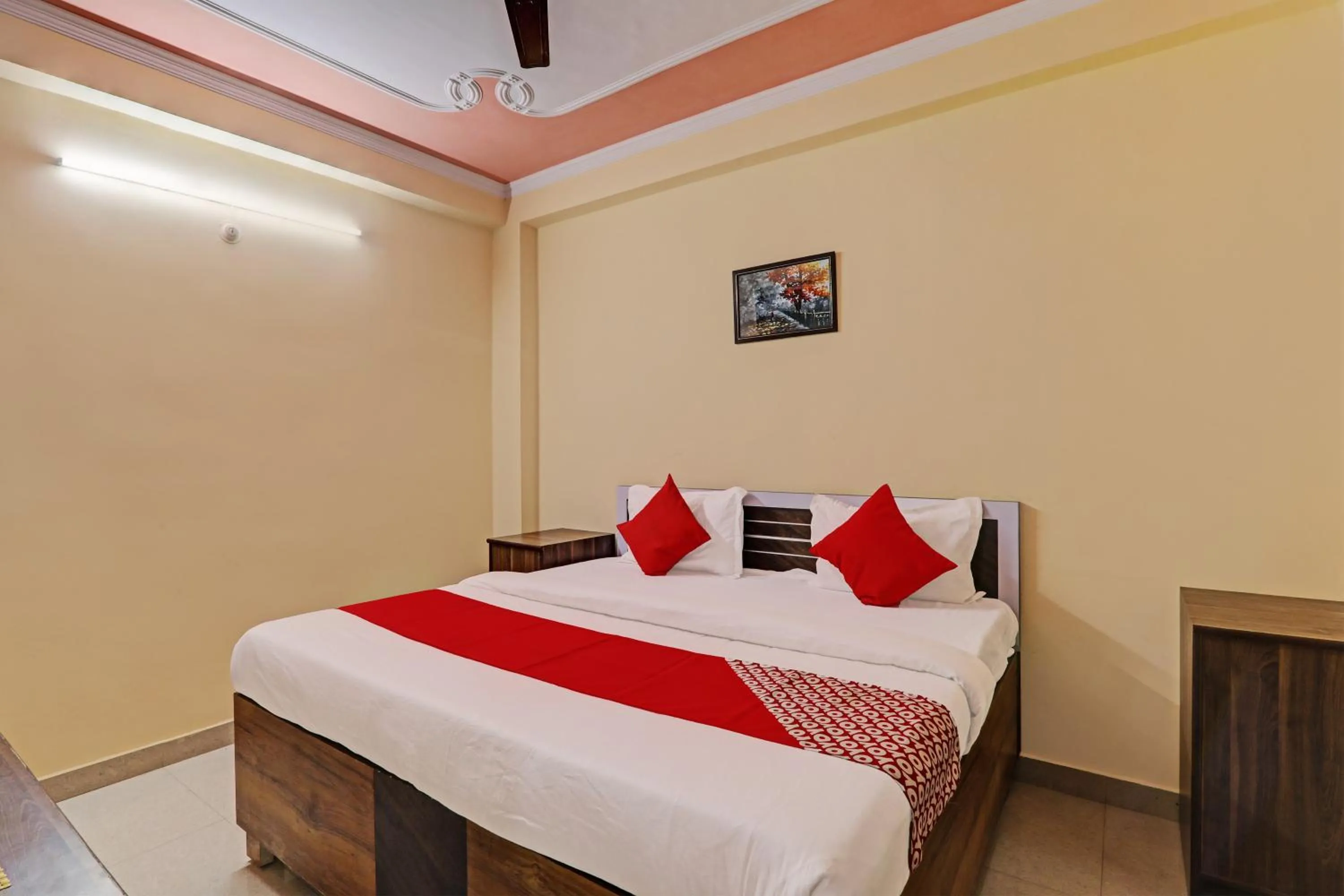 Bedroom in Hotel O Fort INN