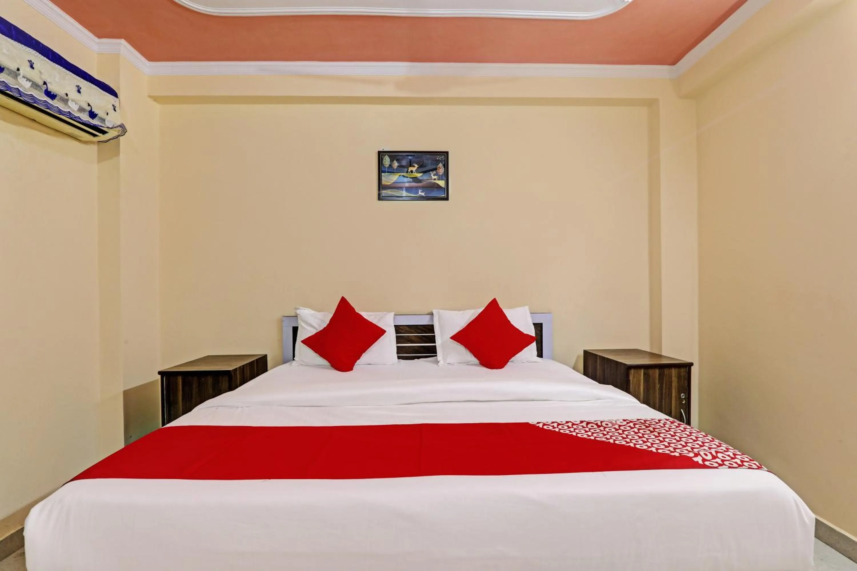 Bedroom in Hotel O Fort INN