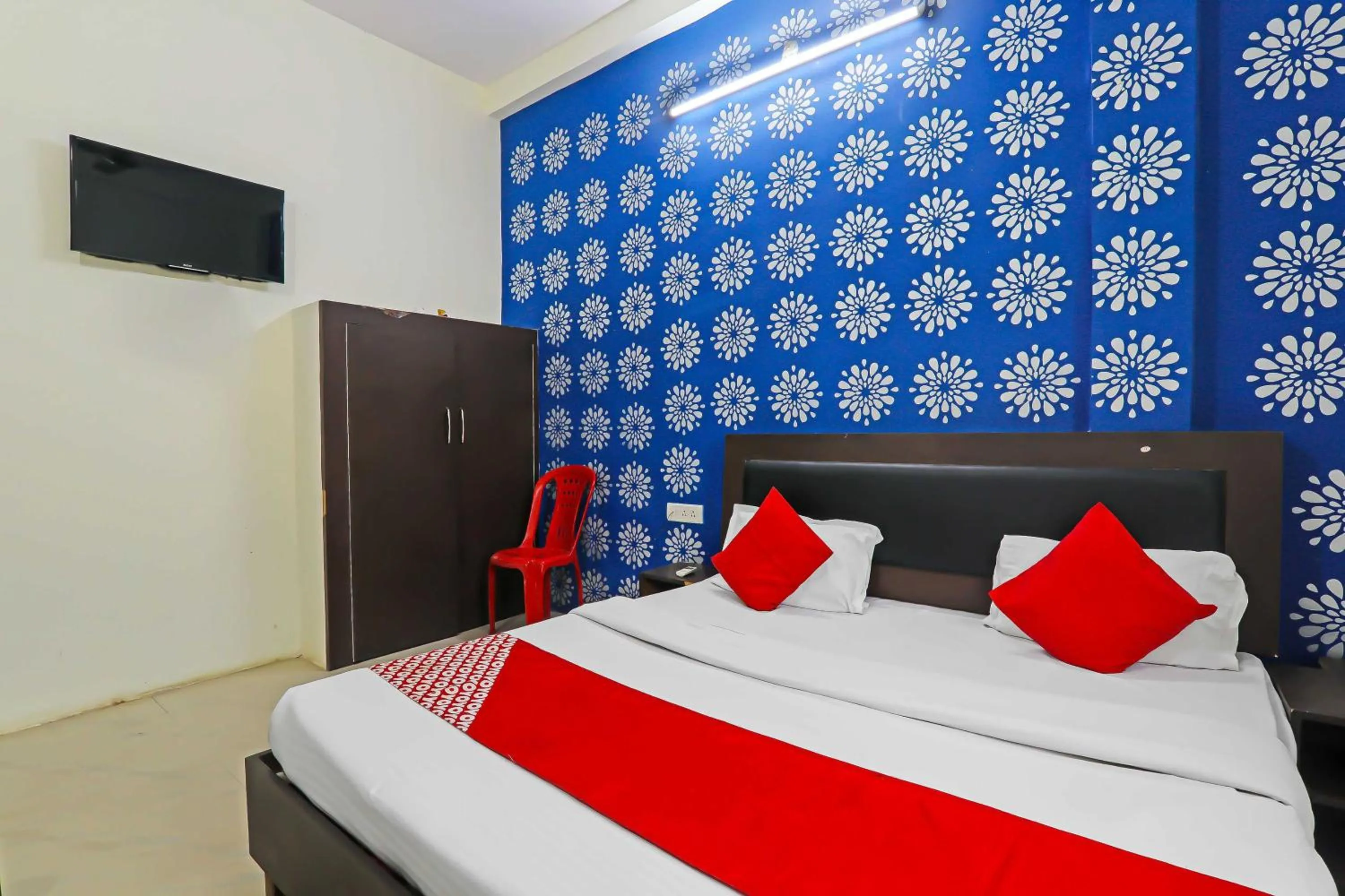 Bedroom in Hotel O Fort INN