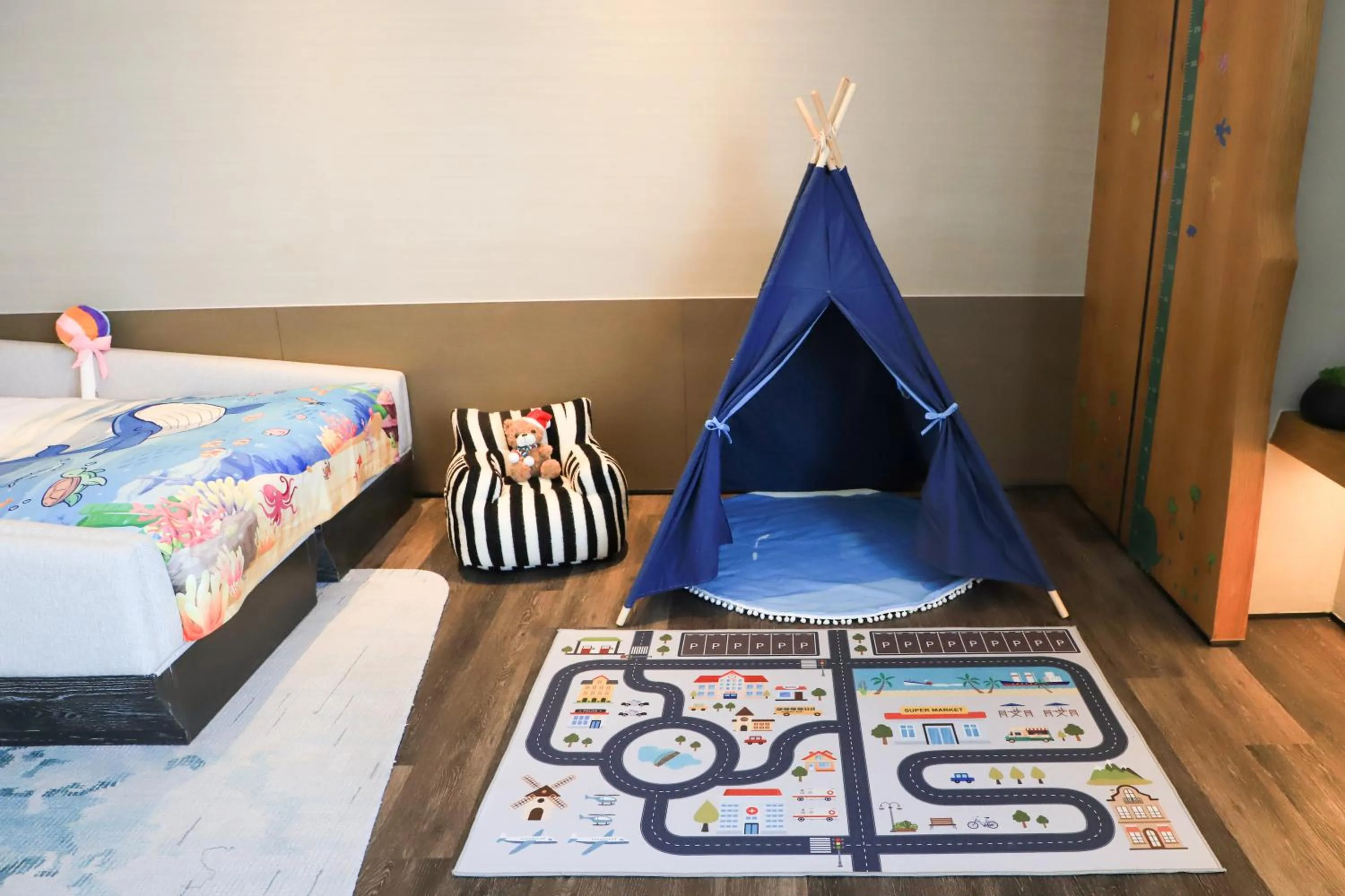 Photo of the whole room, Bed in The Westin Yantai