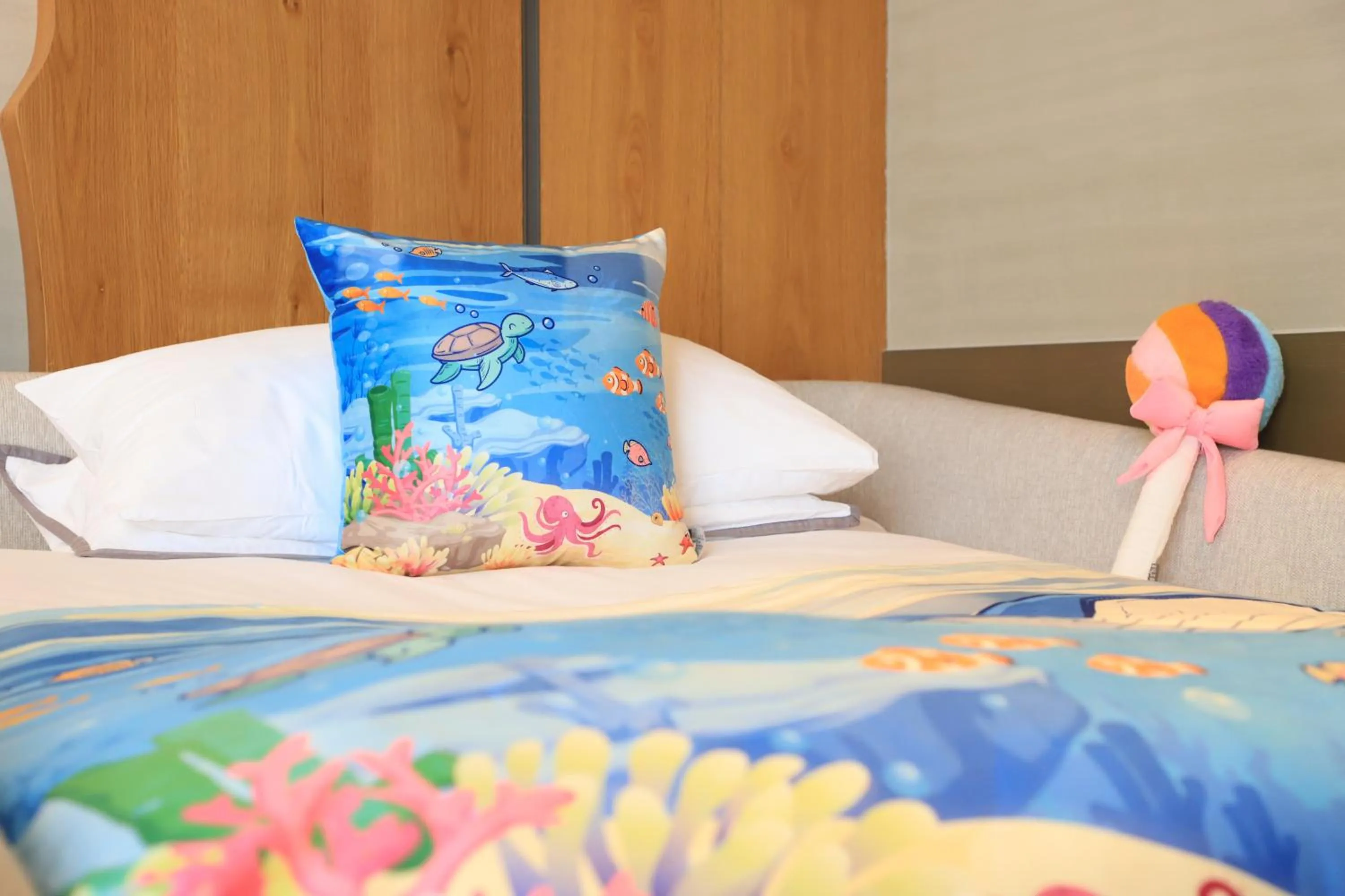 View (from property/room), Bed in The Westin Yantai