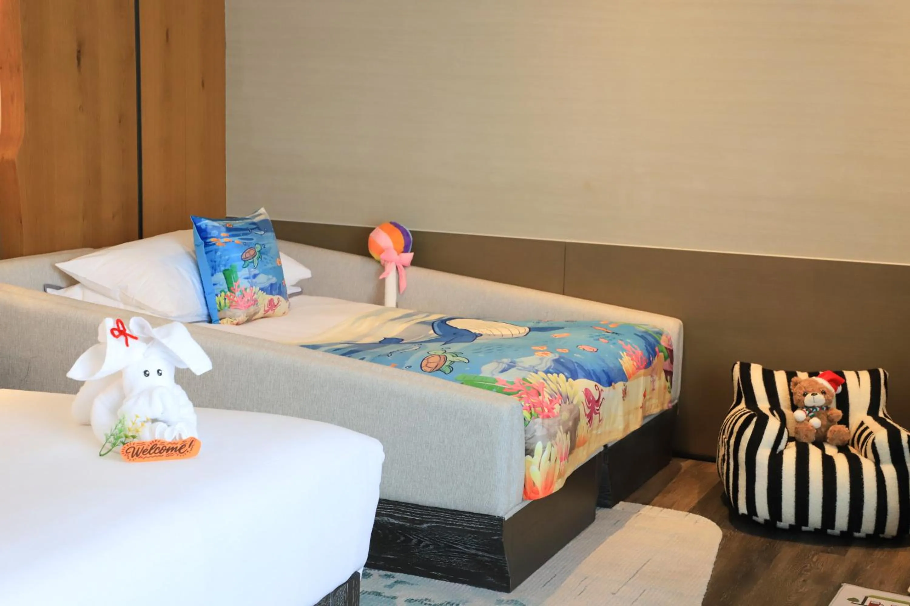 Photo of the whole room, Bed in The Westin Yantai