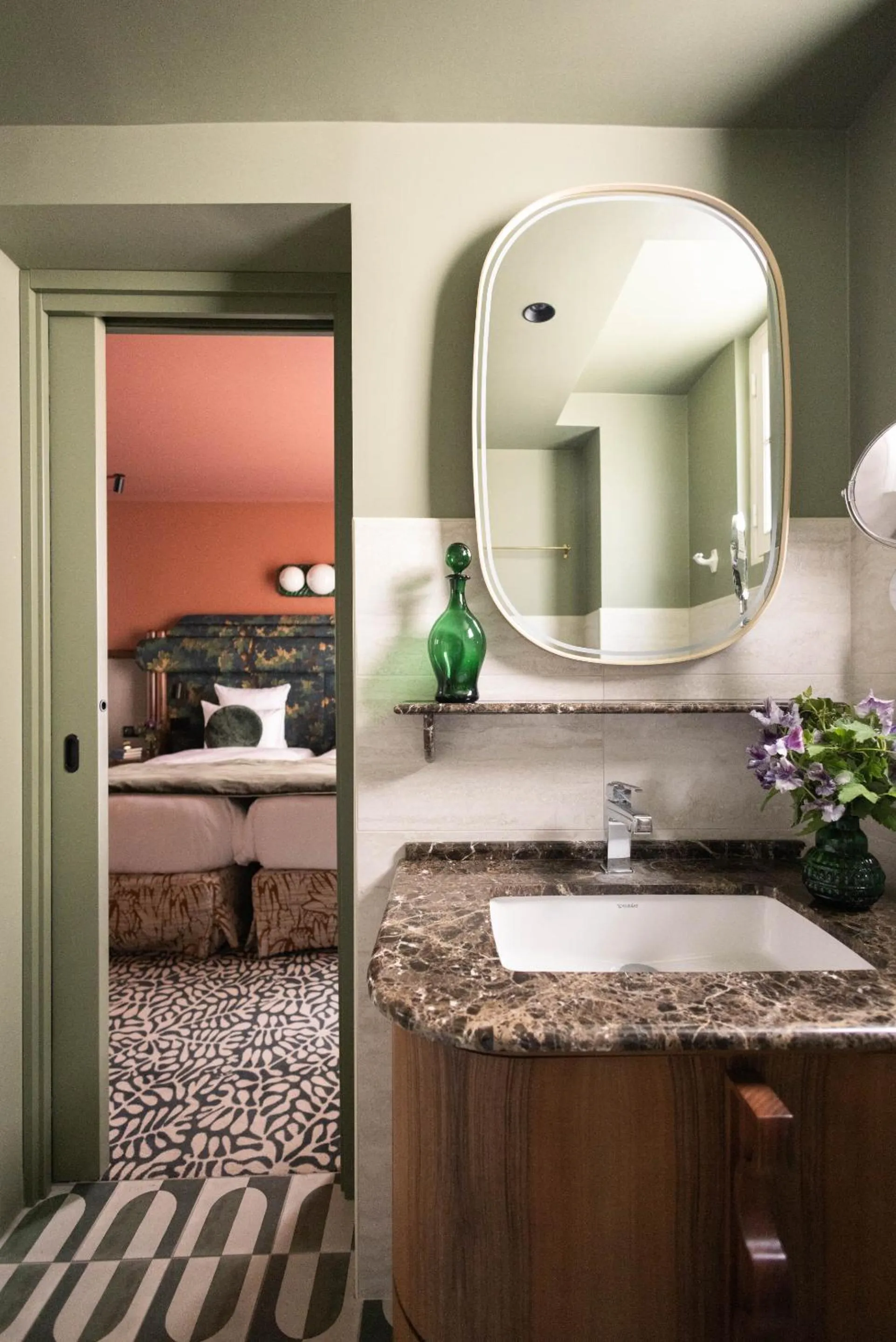 Kitchen or kitchenette, Bed in 1.75 Paris La Trêve