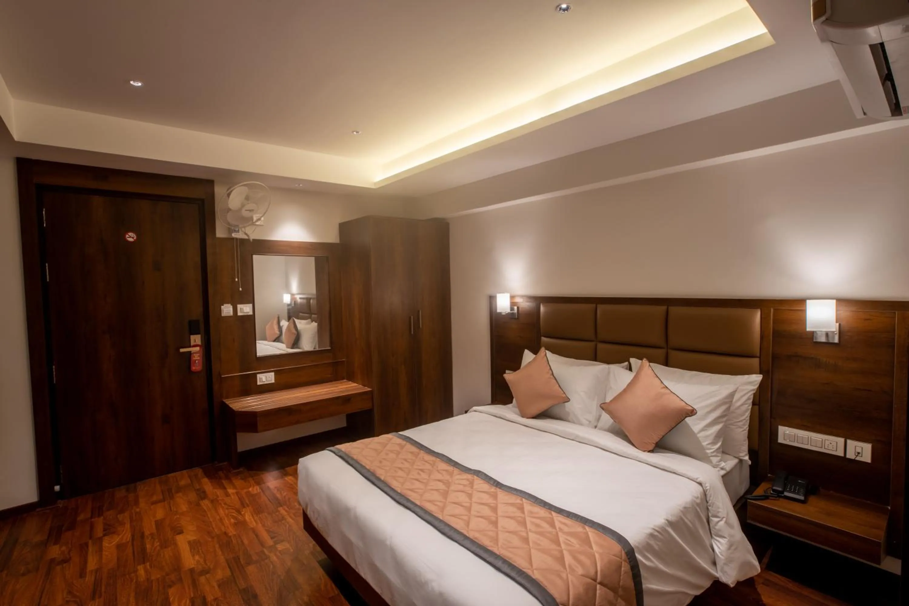 Photo of the whole room, Bed in Golden Fortune Inn Hotel