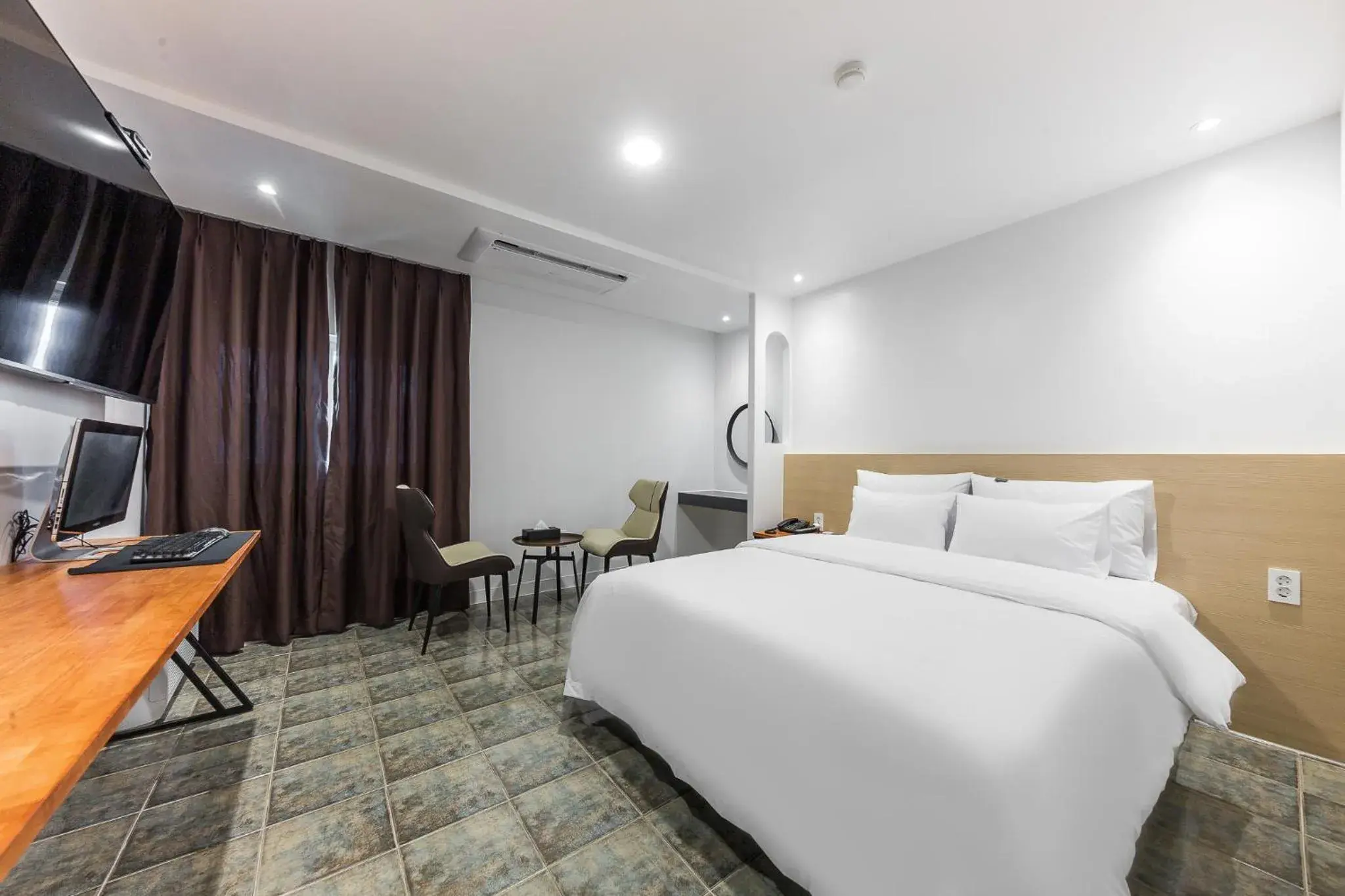 Standard Double Room in Eumseong Hotel Luem Standard Double Room in Eumseong Hotel Luem