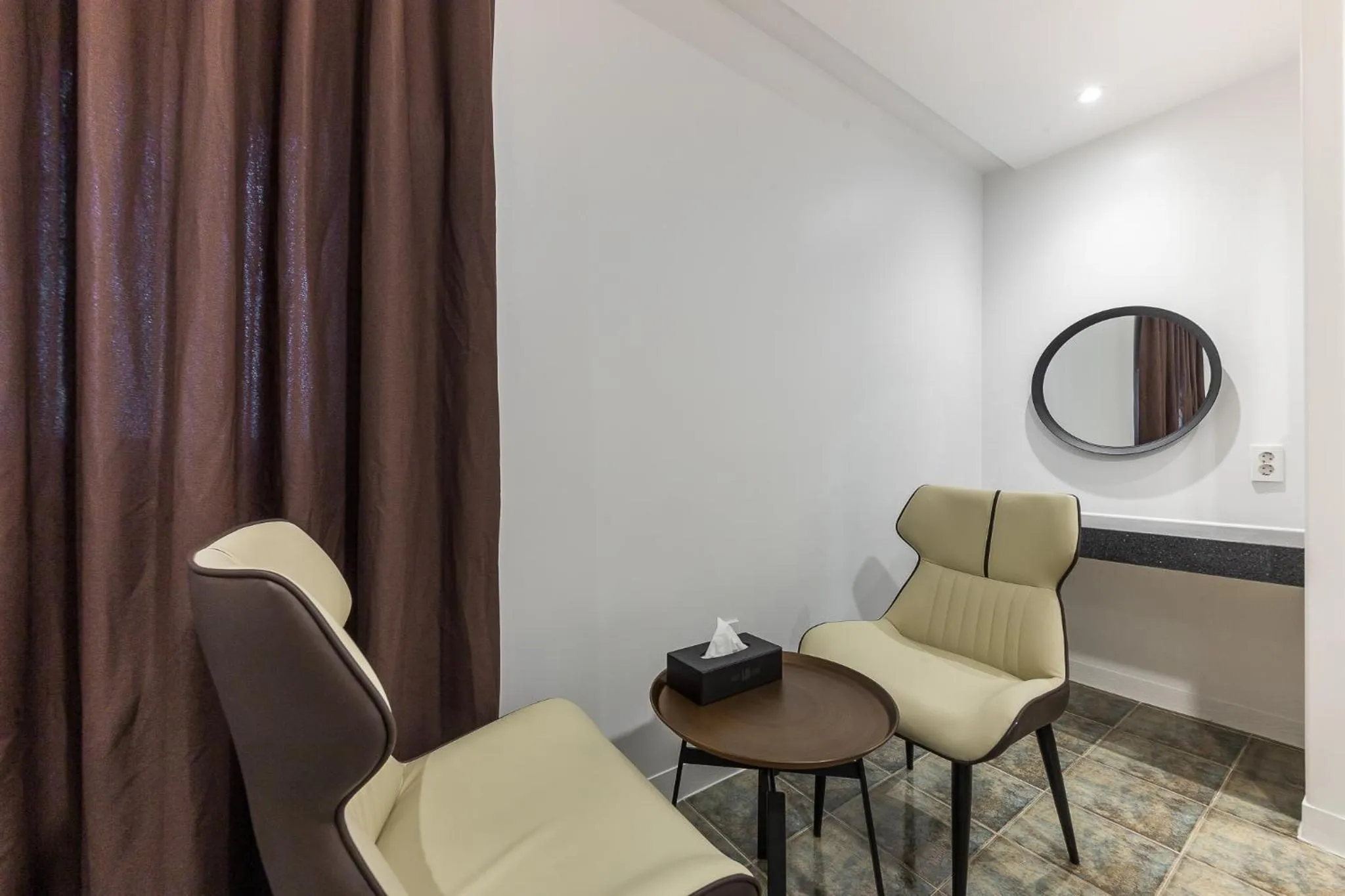 Seating area in Eumseong Hotel Luem