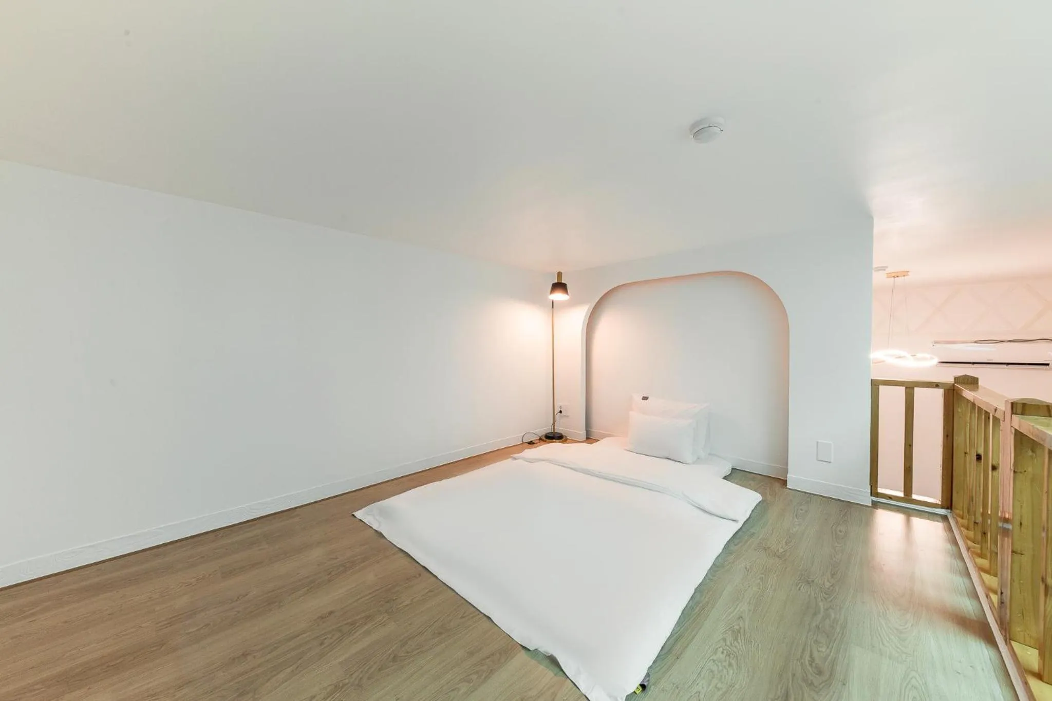 Bedroom, Bed in Eumseong Hotel Luem