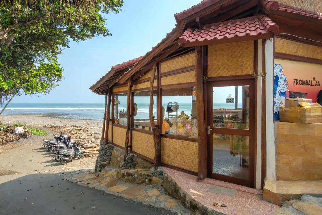 Natural landscape in TwoSpaces Living at Balian Green Lagoon