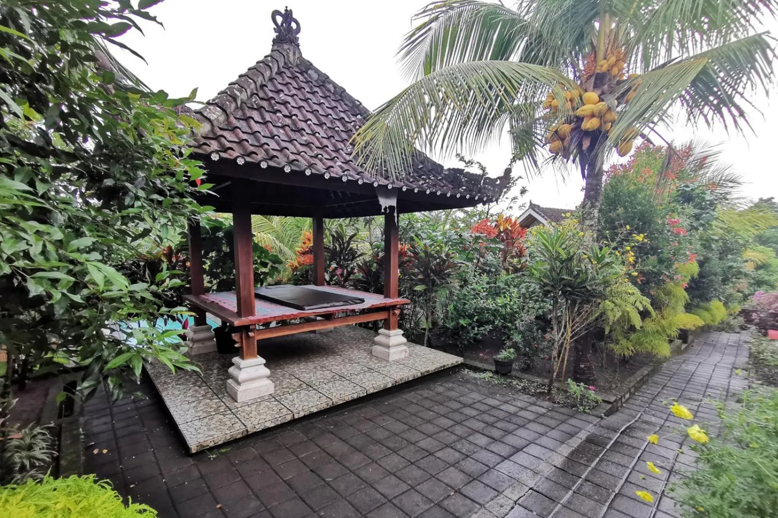 Seating area in TwoSpaces Living at Balian Green Lagoon