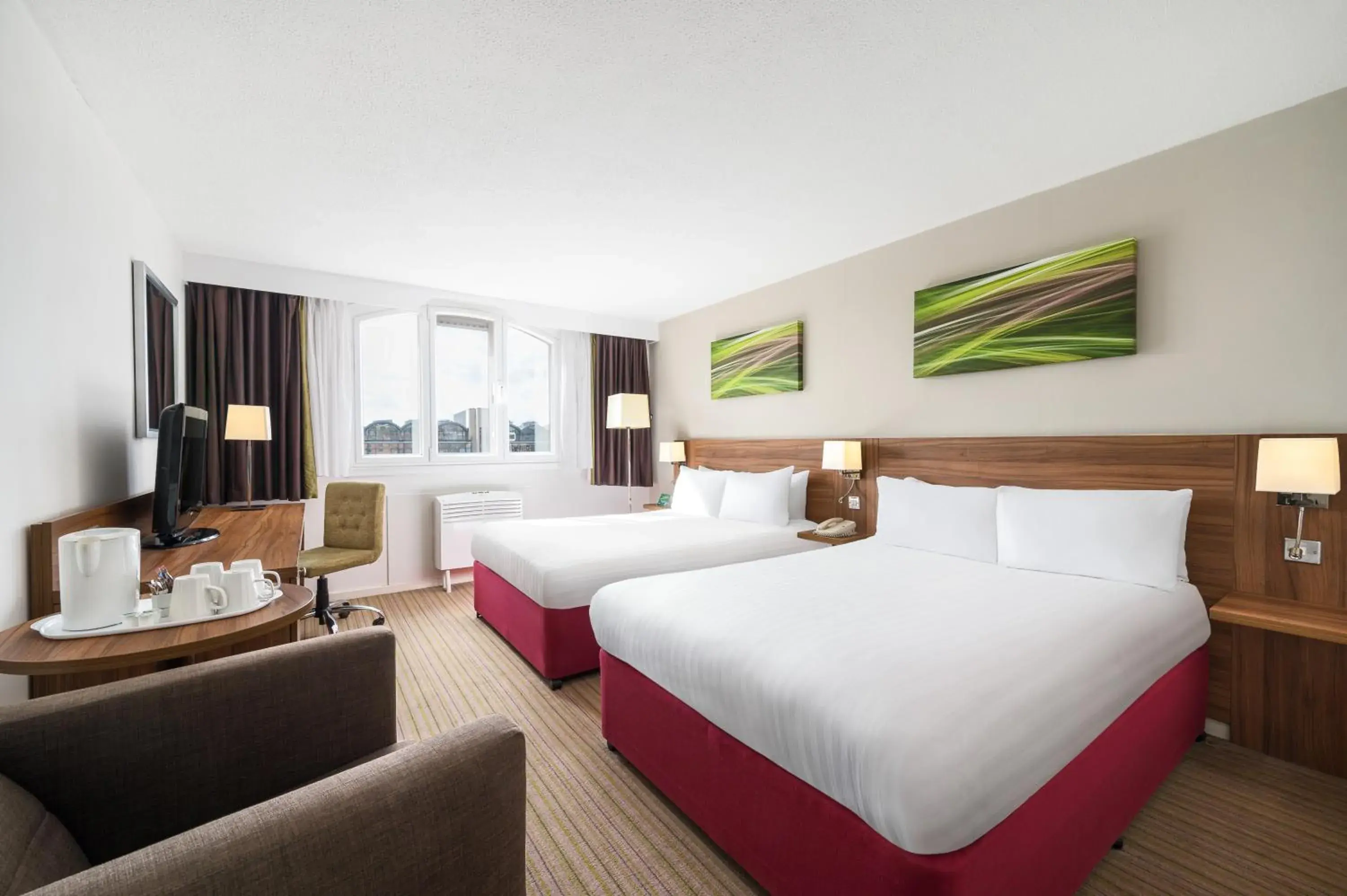 Standard Double Room with Two Double Beds in Holiday Inn Lincoln by IHG Standard Double Room with Two Double Beds in Holiday Inn Lincoln by IHG