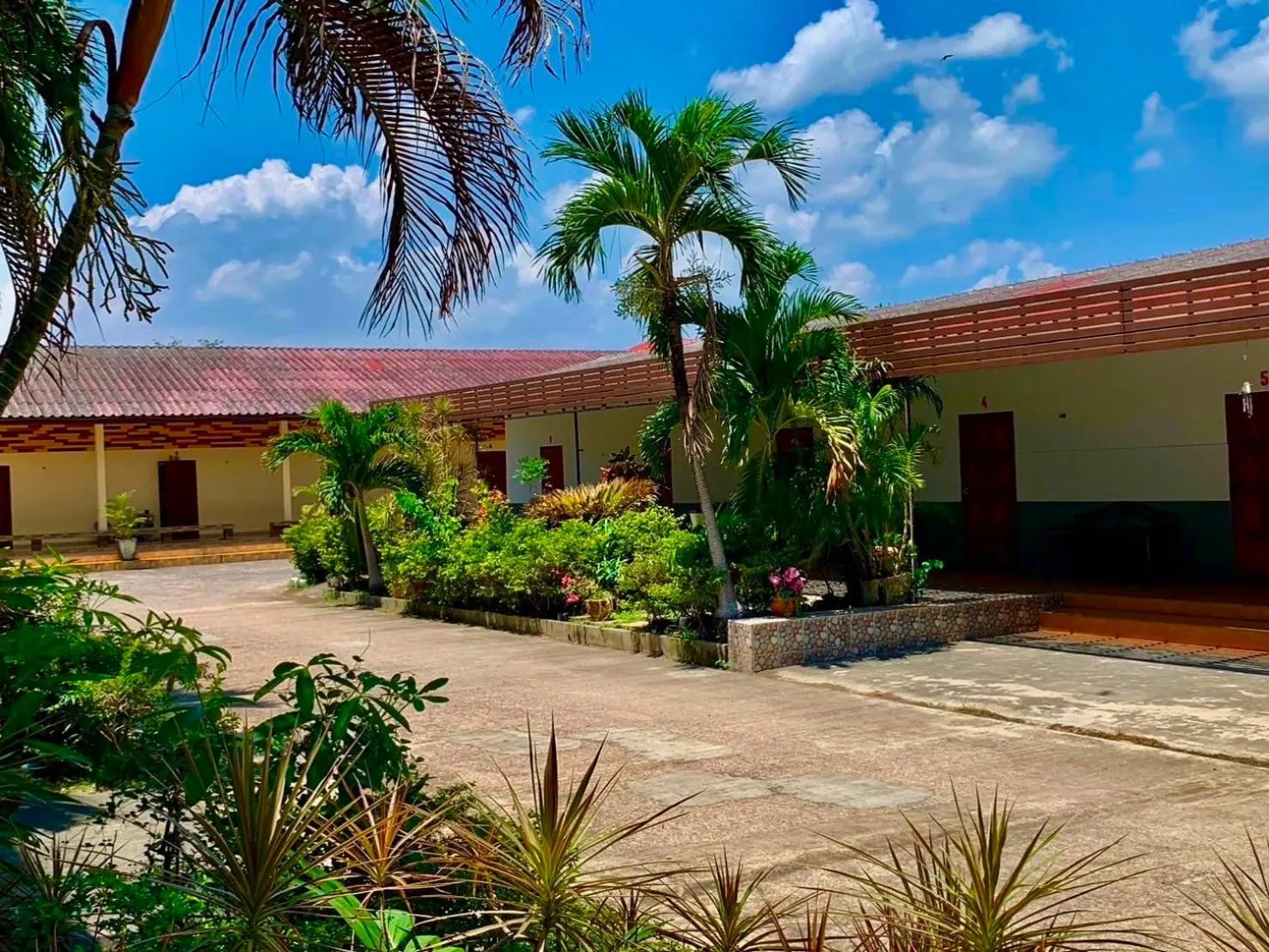 Facade/entrance in Baan Kenpoo Resort