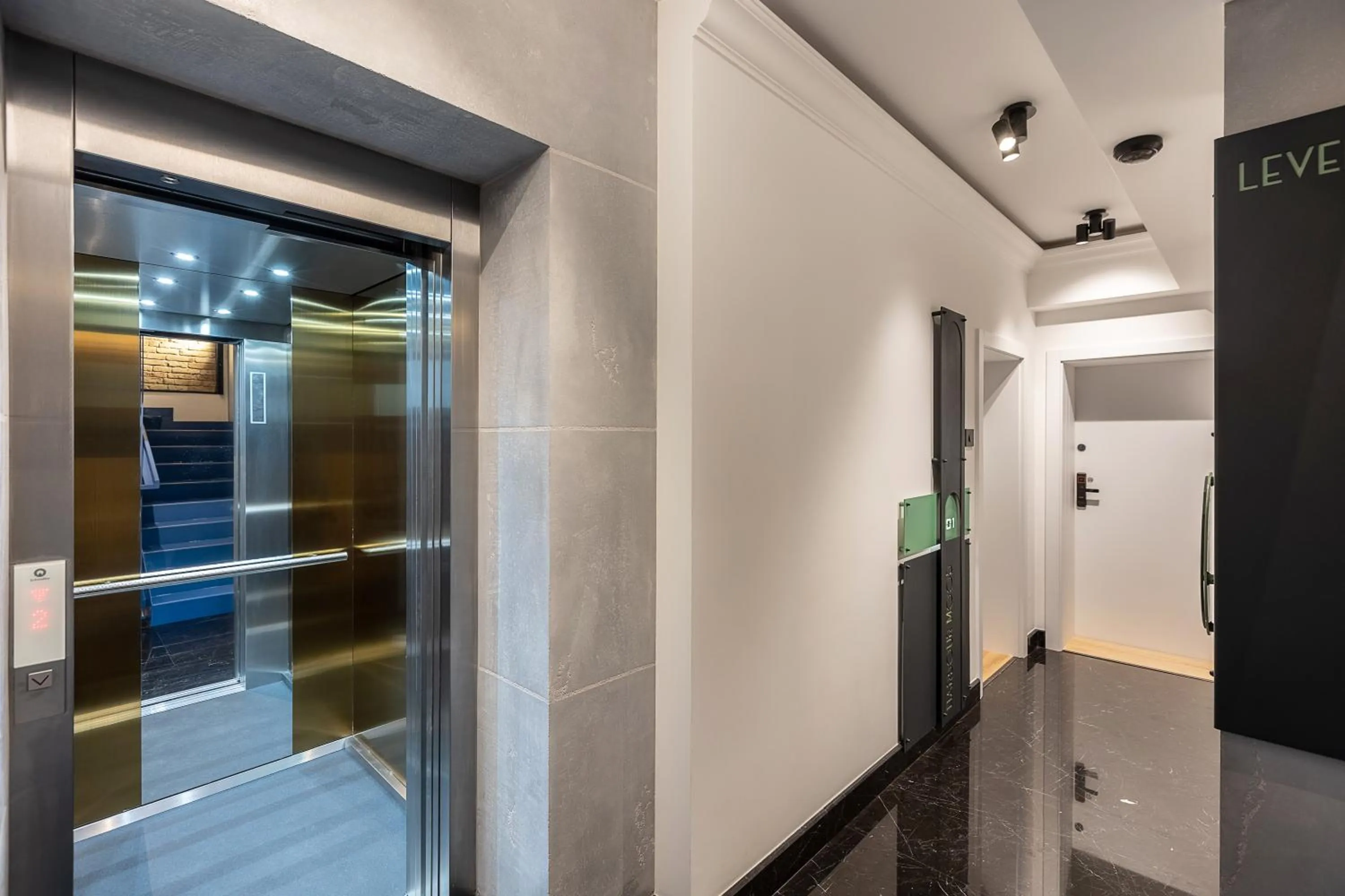 elevator in Rosetti One