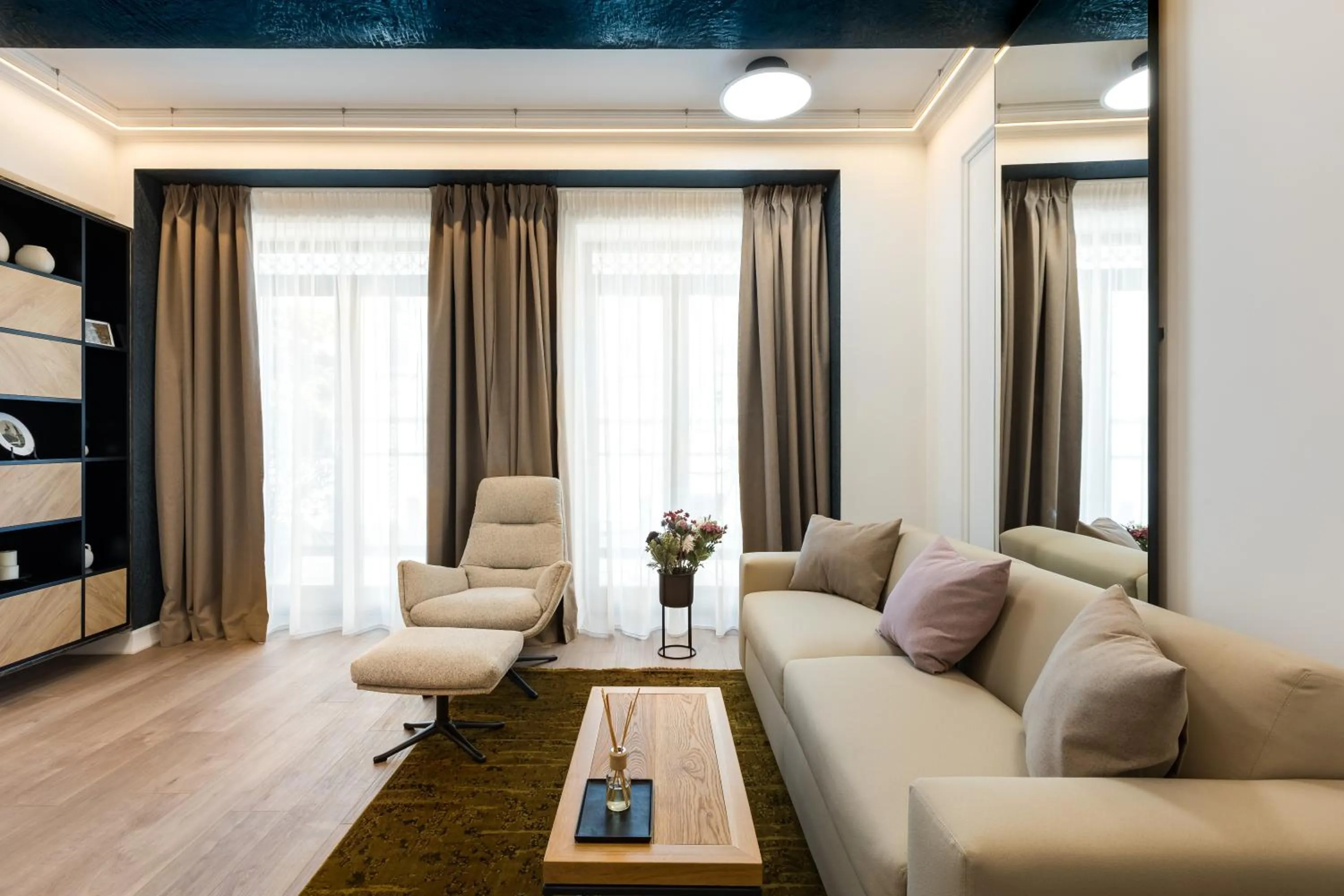 Living room in Rosetti One