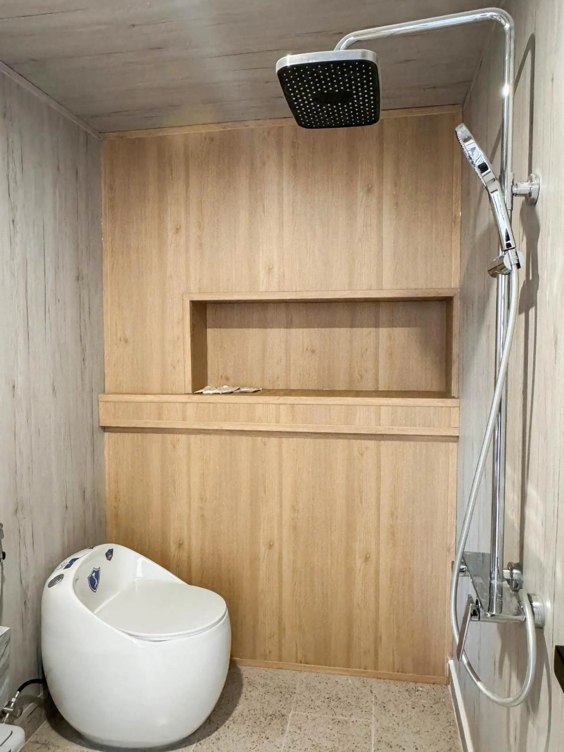 Bathroom in Zeus Living - Room in Villas An Phu