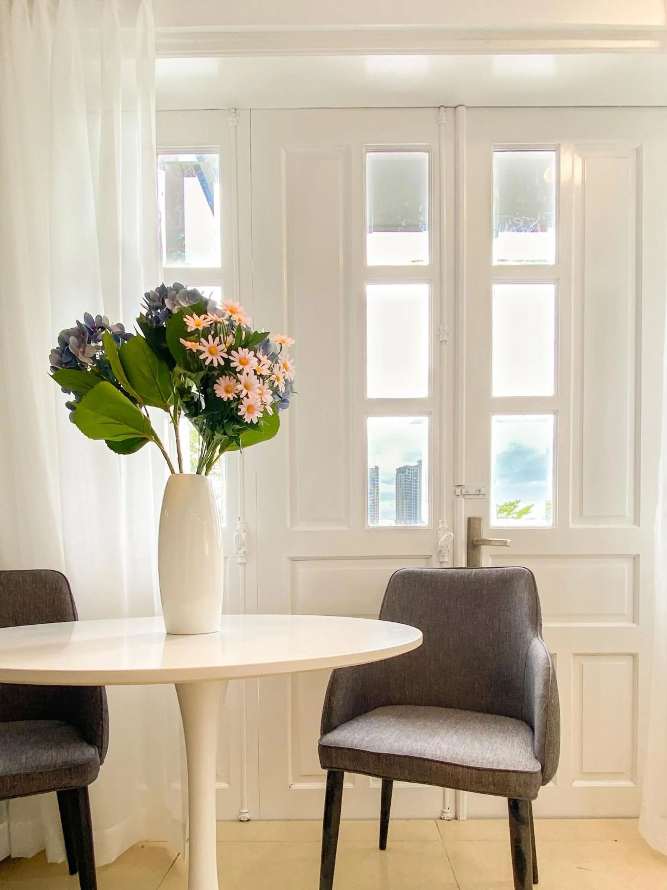 Living room in Zeus Living - Room in Villas An Phu