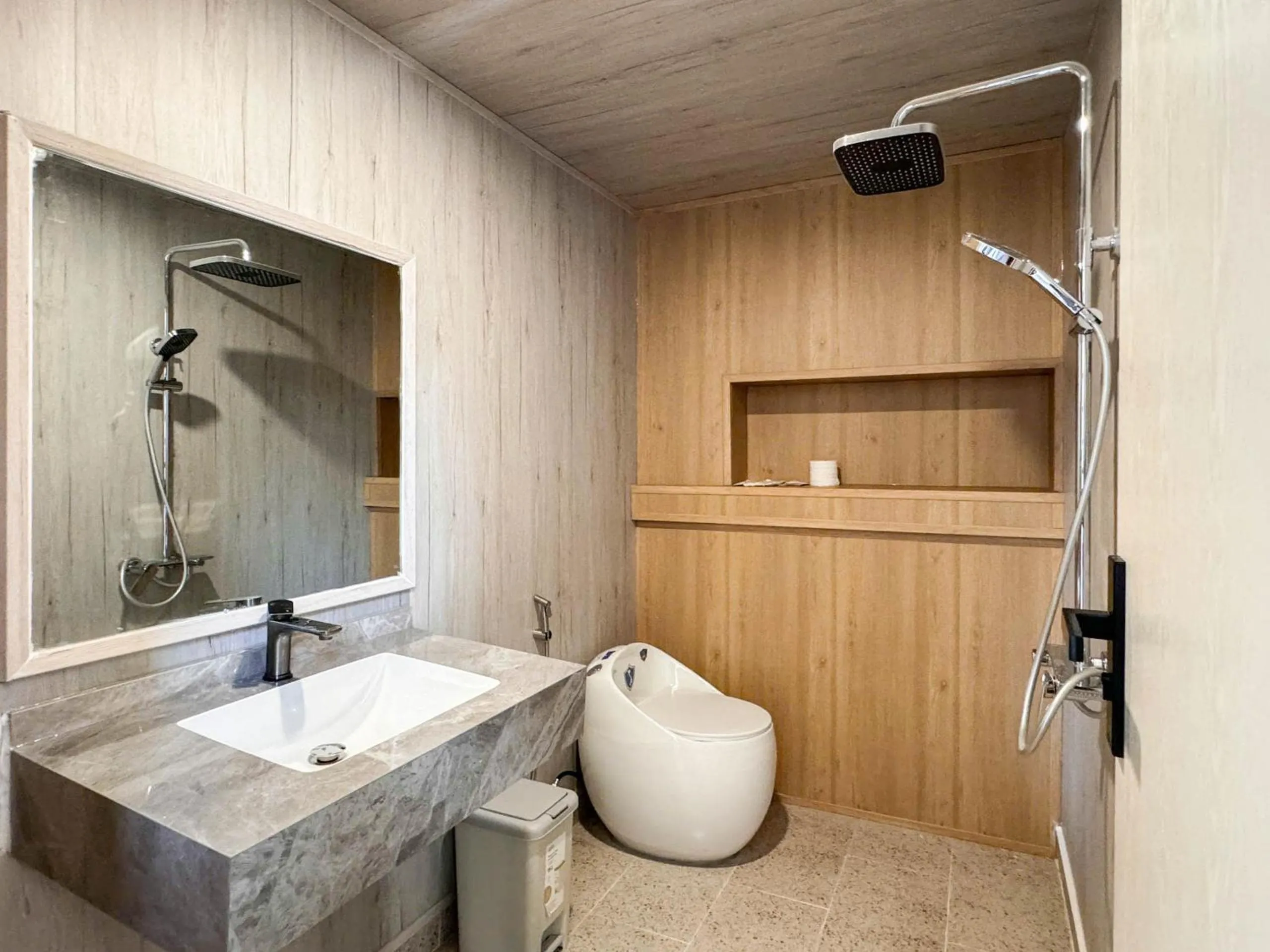 Shower in Zeus Living - Room in Villas An Phu