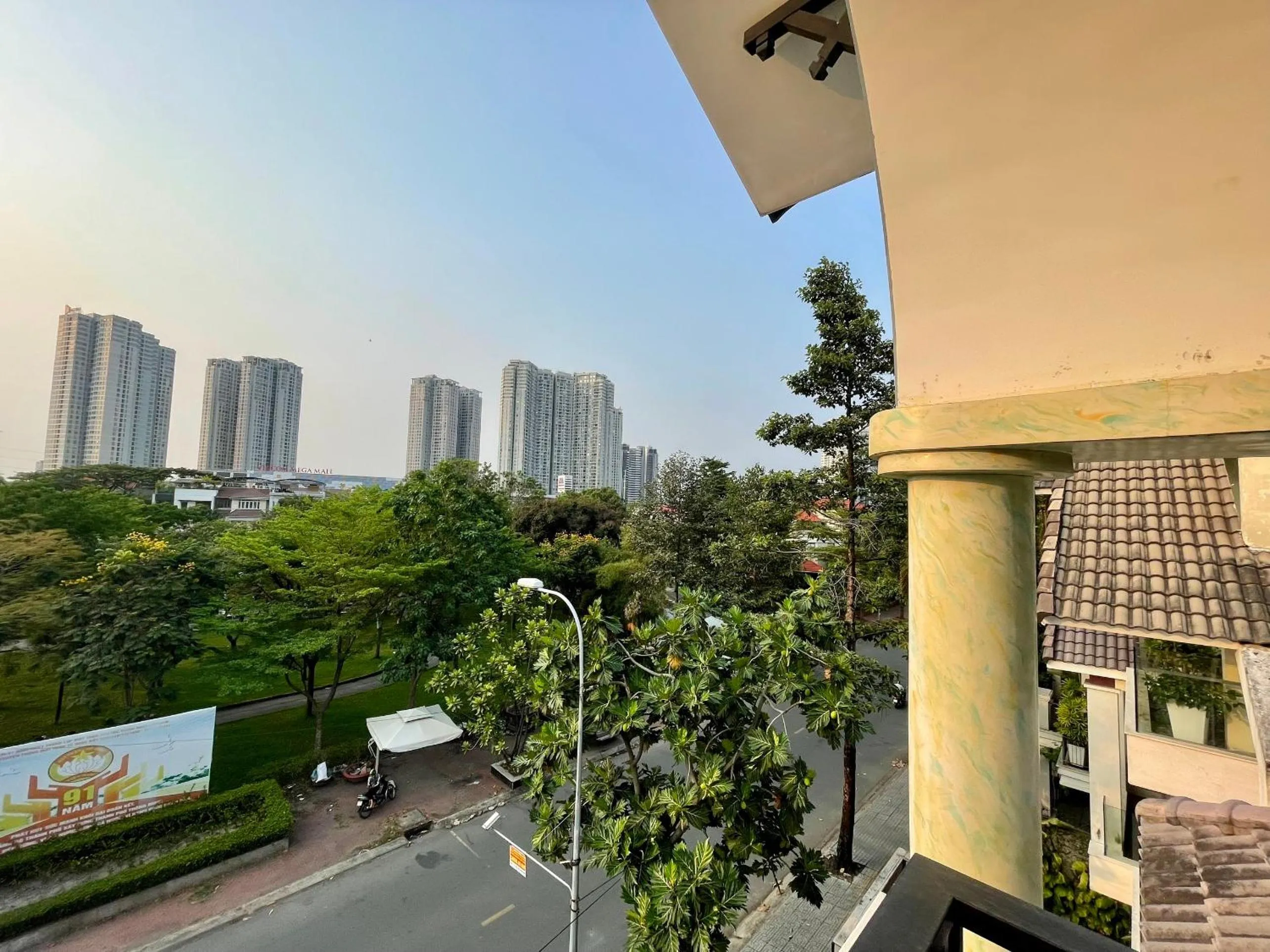 Property building in Zeus Living - Room in Villas An Phu