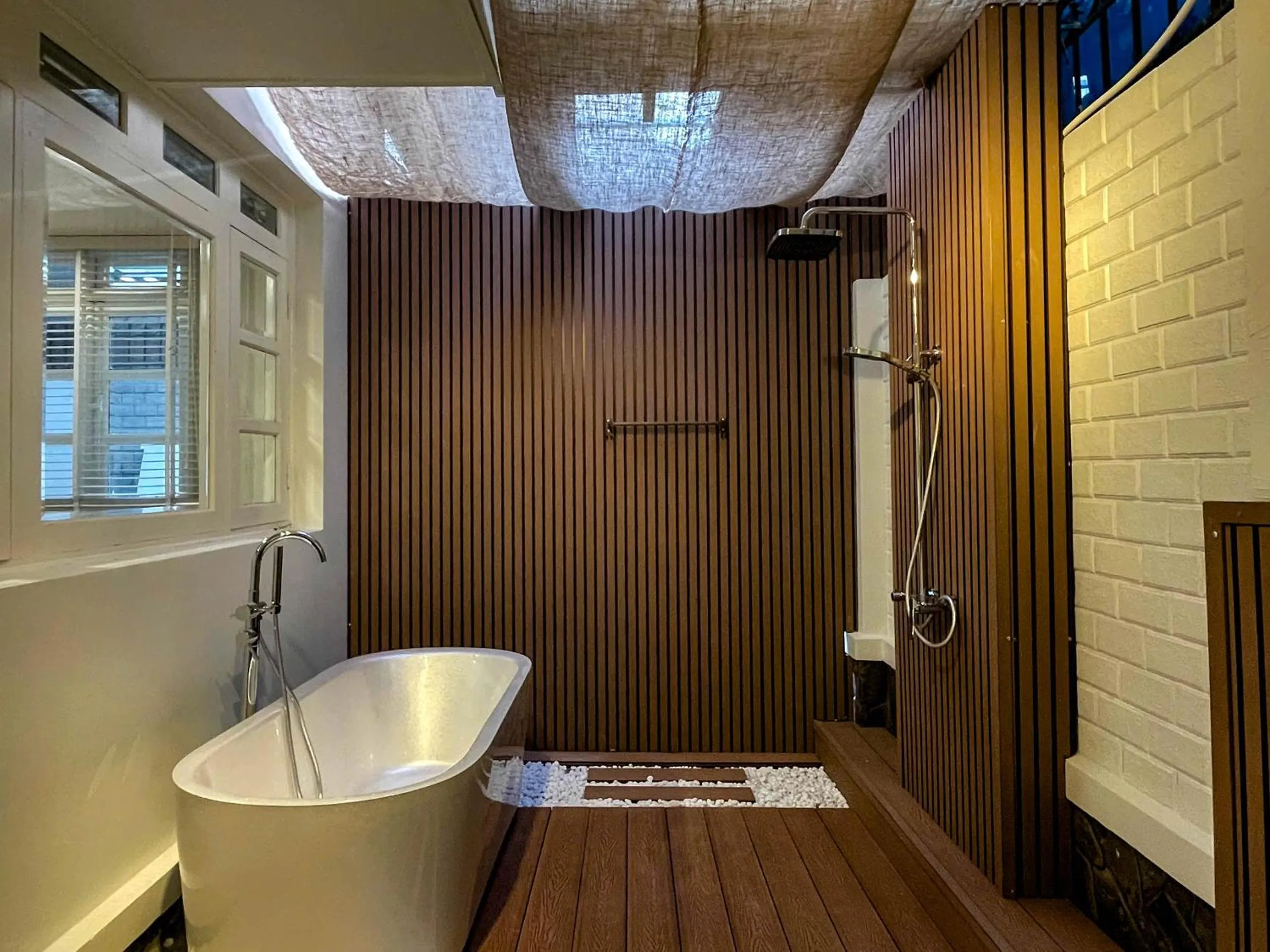 Shower in Zeus Living - Room in Villas An Phu