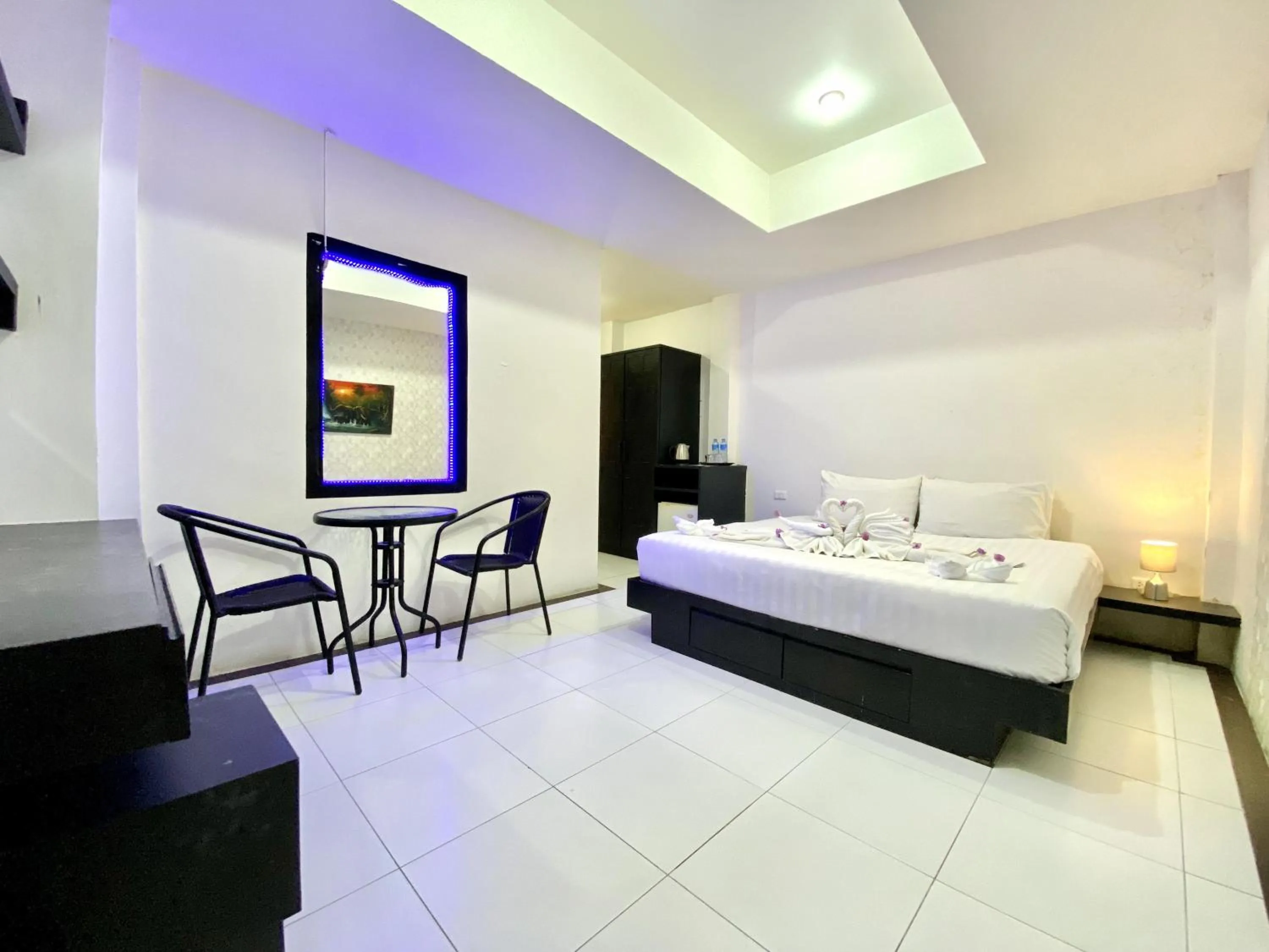 Bed in Beachwalk Patong