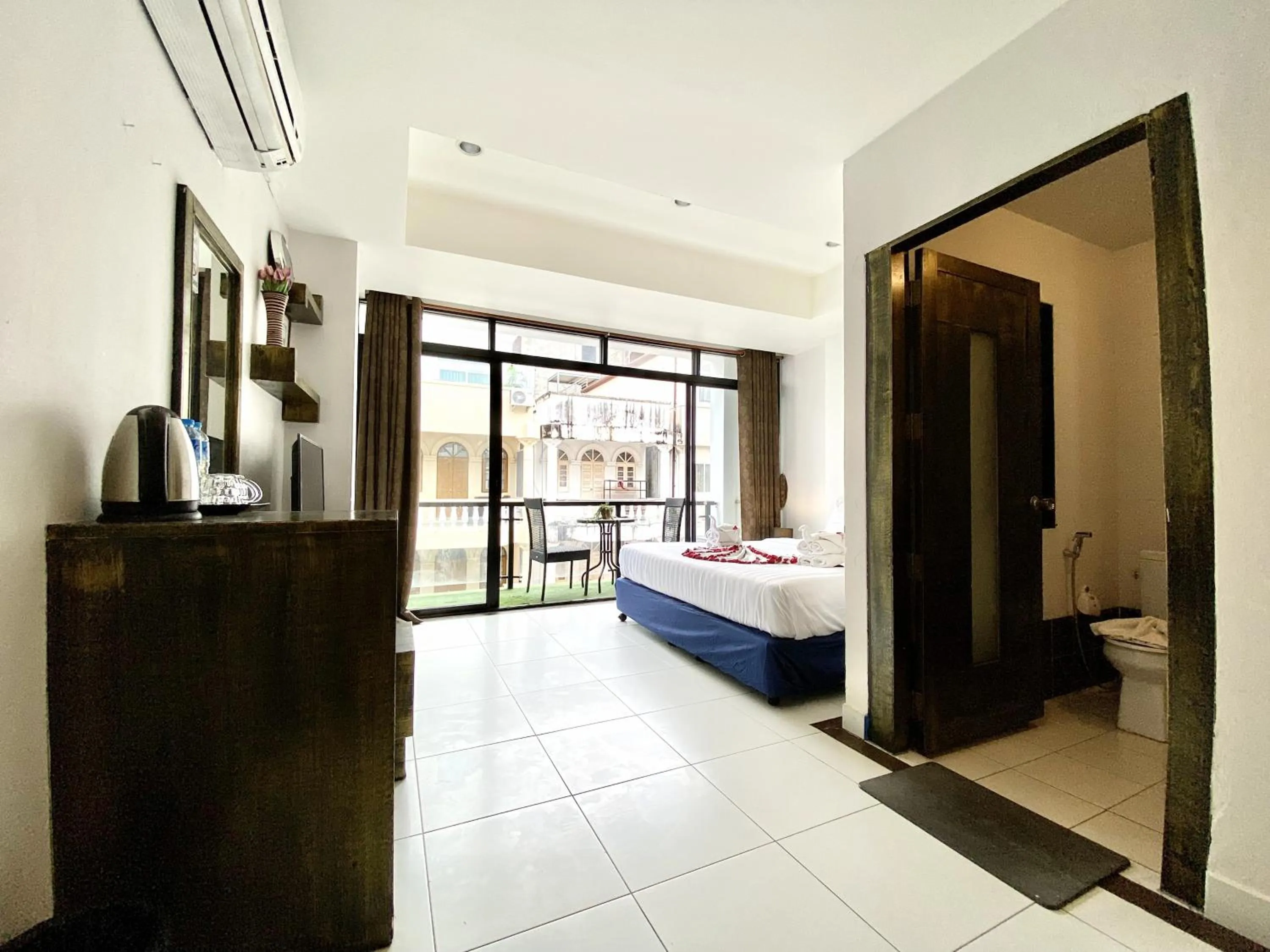 Bed in Beachwalk Patong