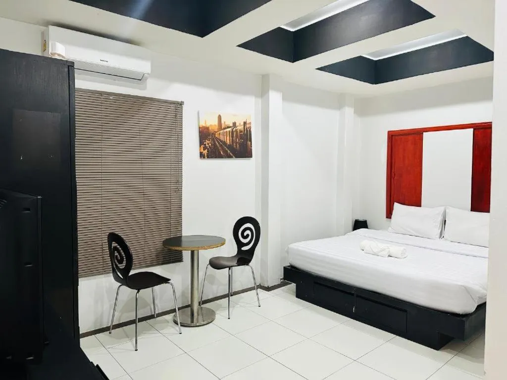 Bed in Beachwalk Patong