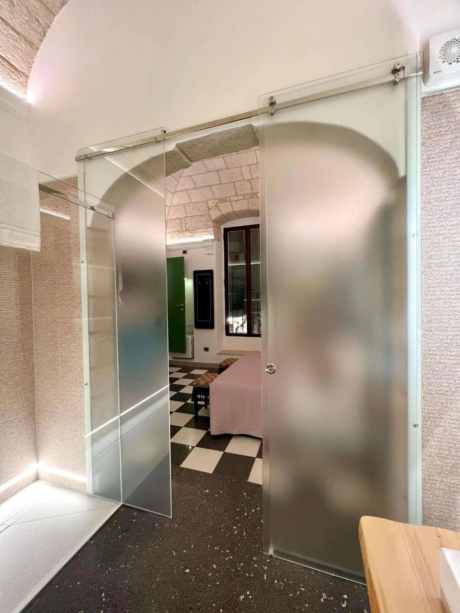 Shower in Incentro Domus