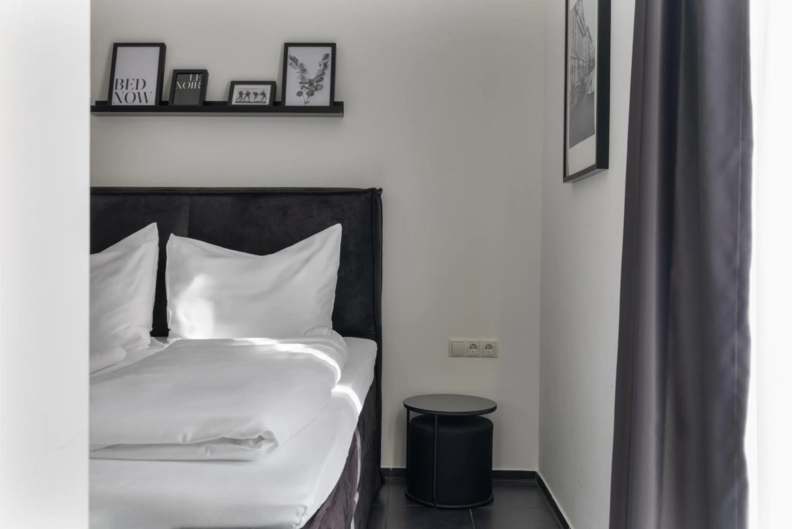 Photo of the whole room, Bed in Motel by Maier Feldkirch - kontaktloser Check-in