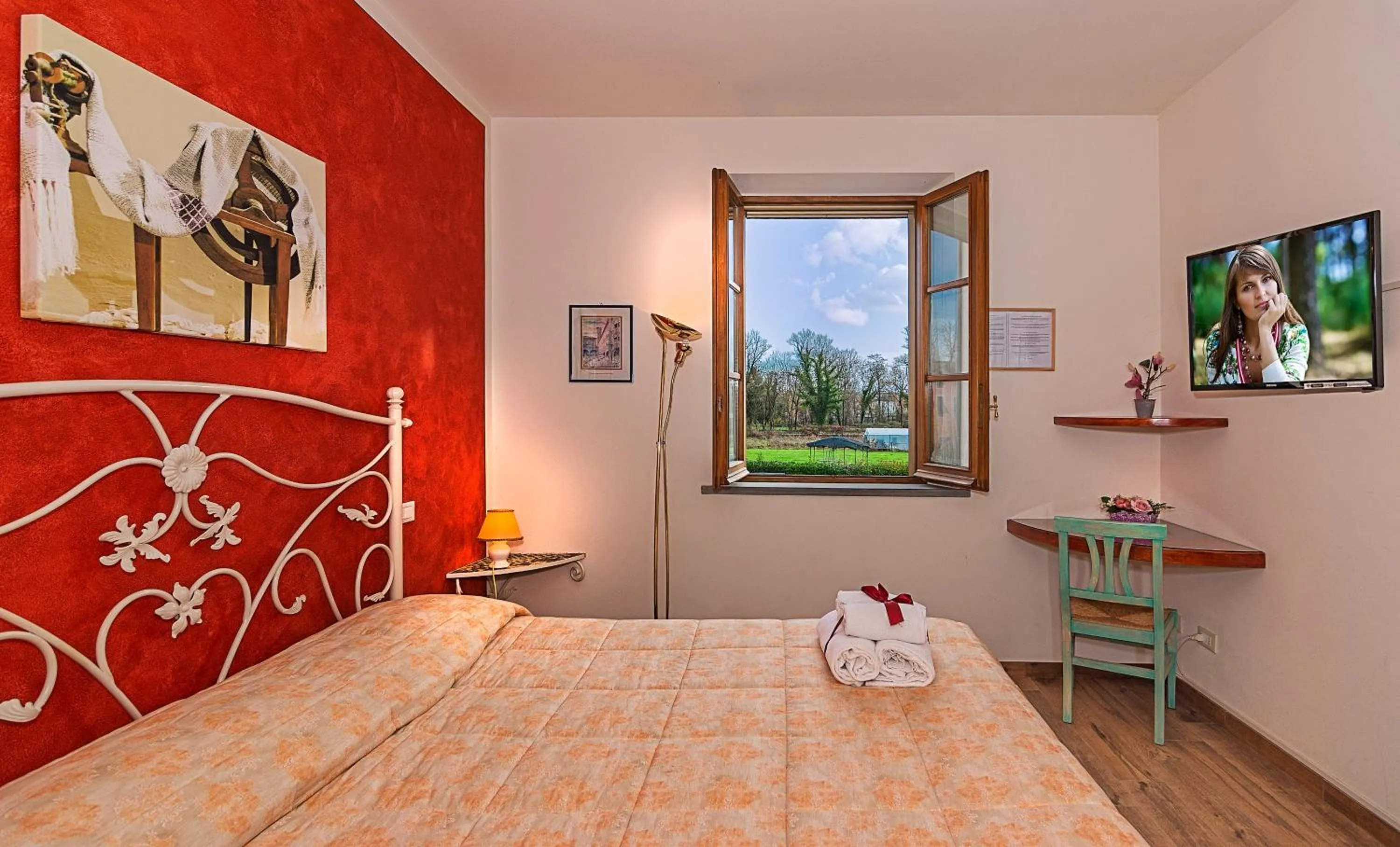 Bed in B&B Il Giardino dei Poeti and Apartaments